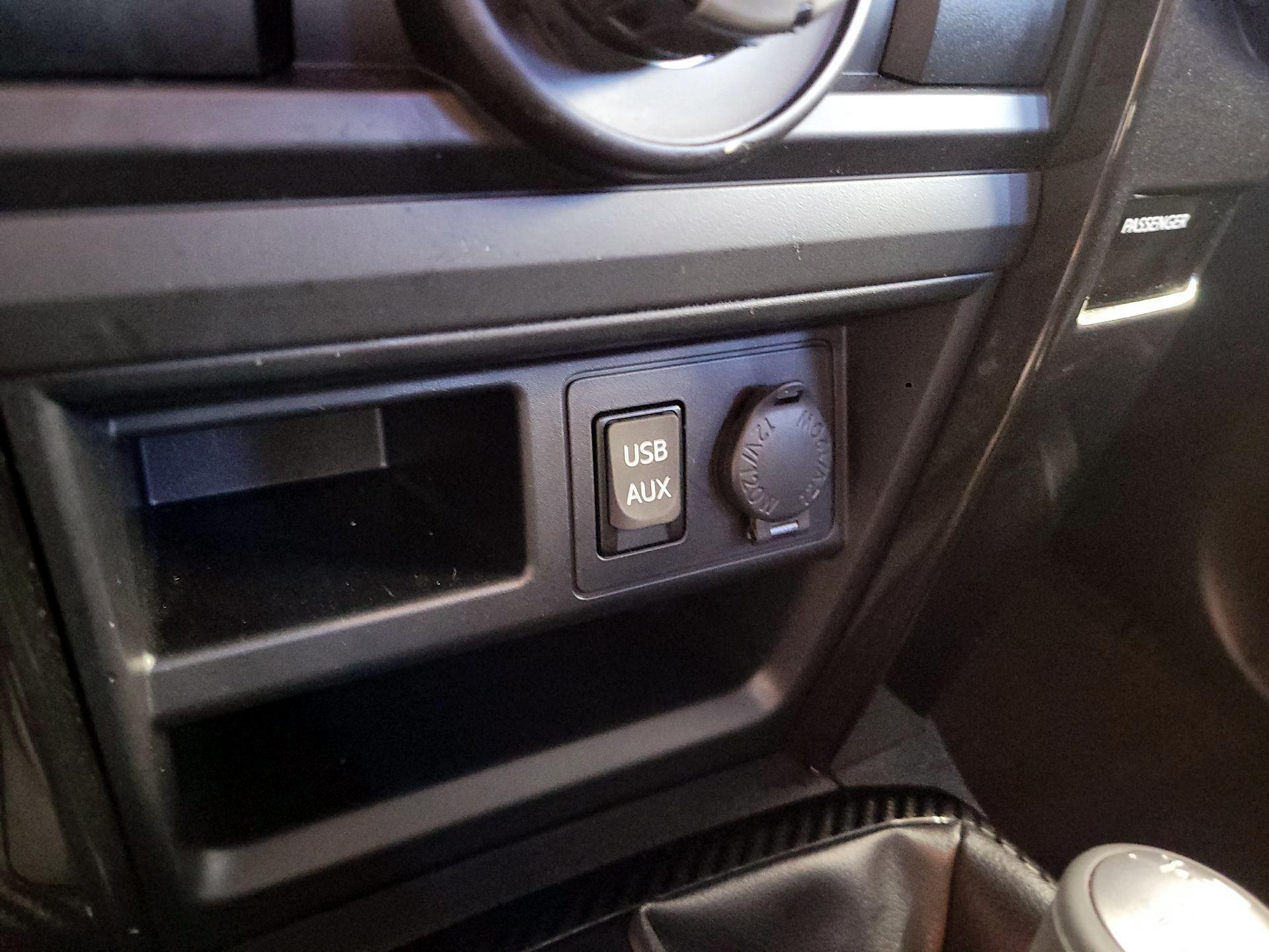 Thumbnail: 2019 Toyota 4Runner - 19