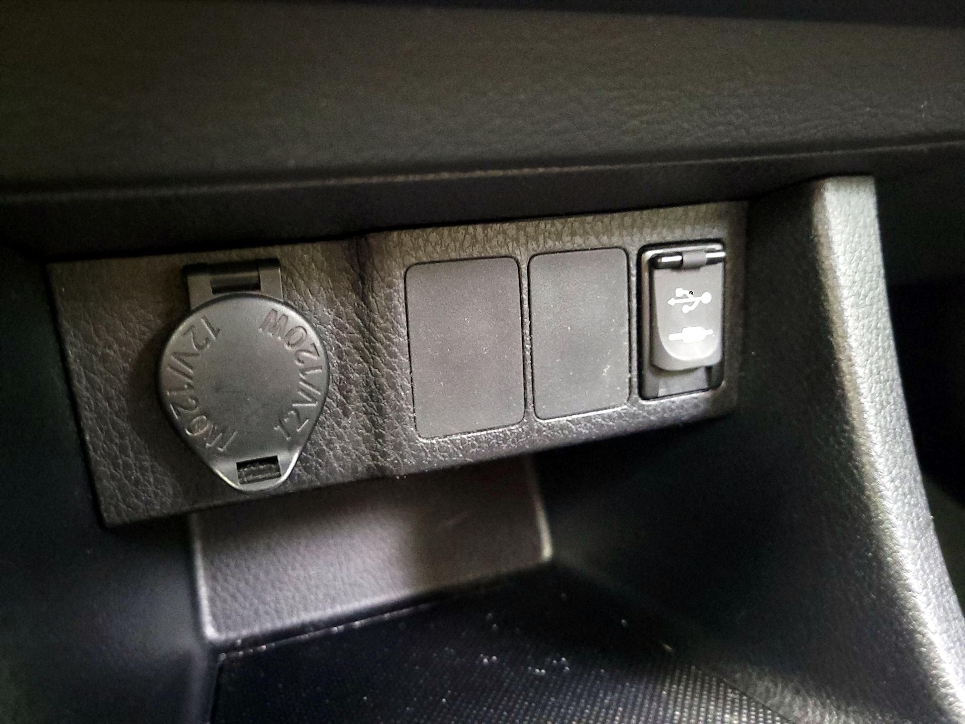 Thumbnail: 2014 Toyota Corolla - 18