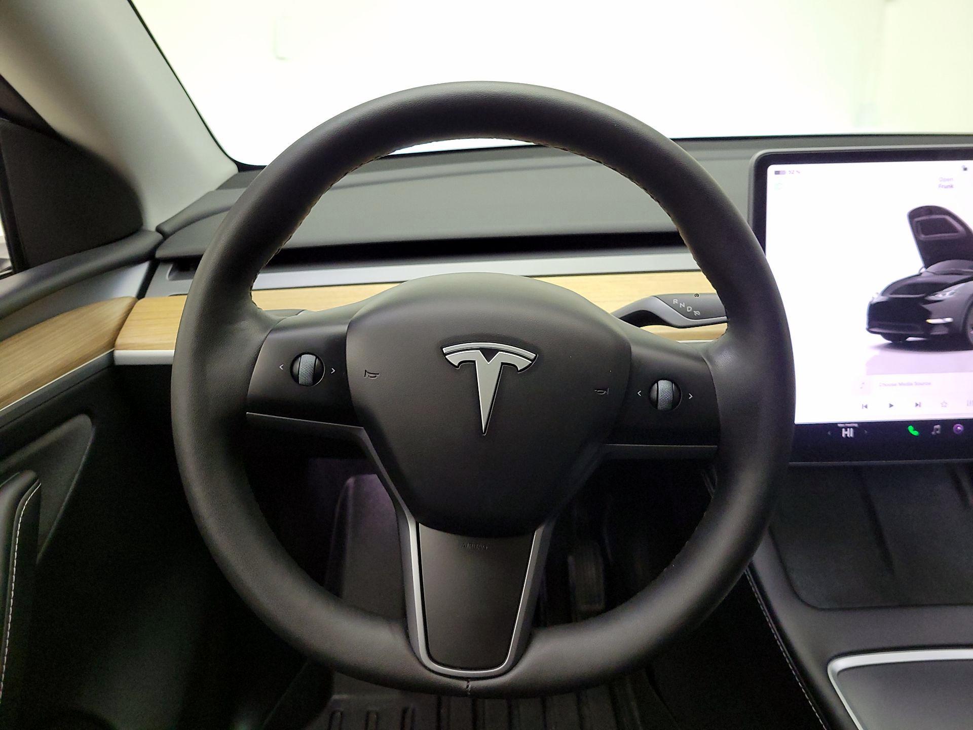 Thumbnail: 2025 Tesla Model Y - 10