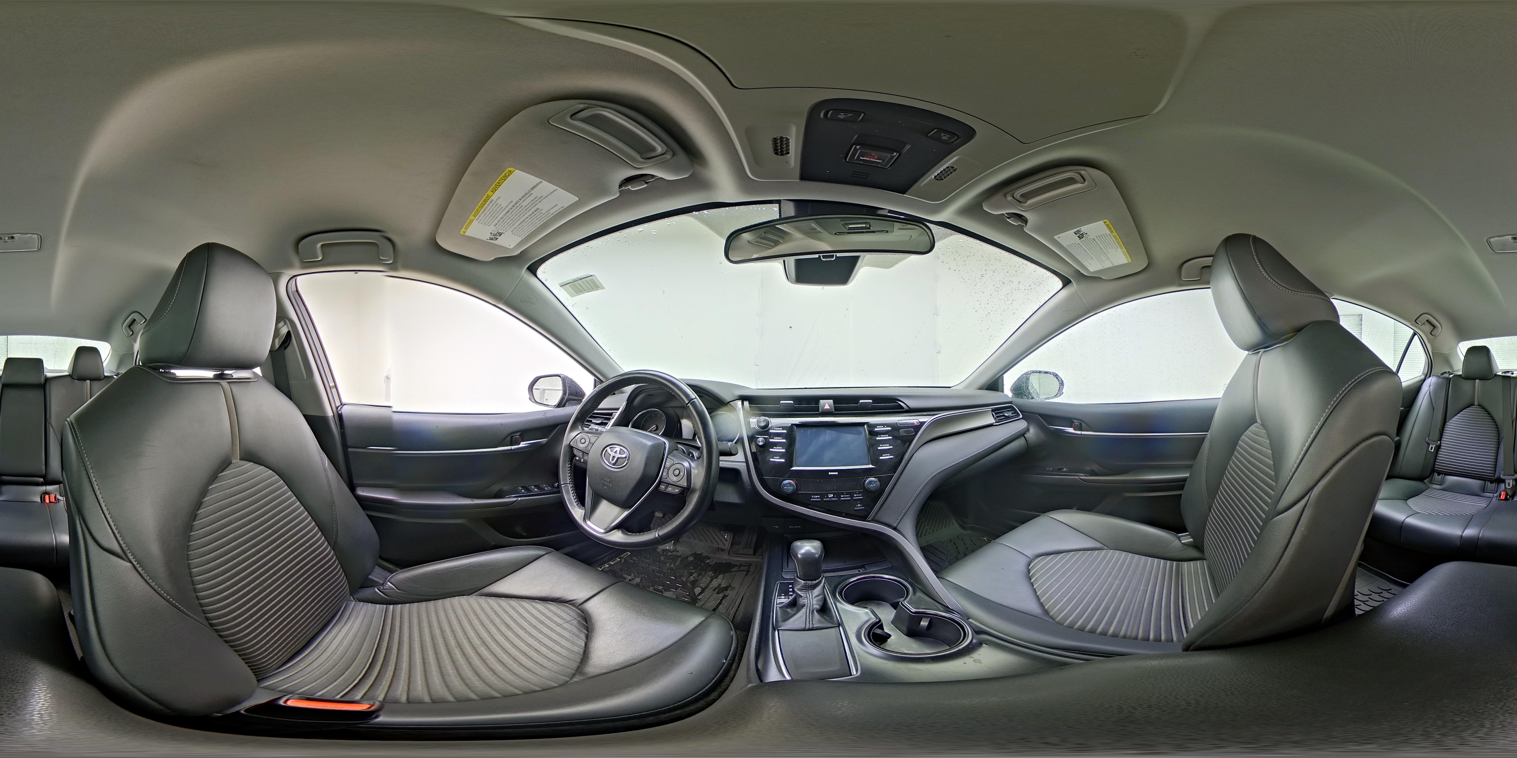 2020 Toyota Camry SE - Photo 24