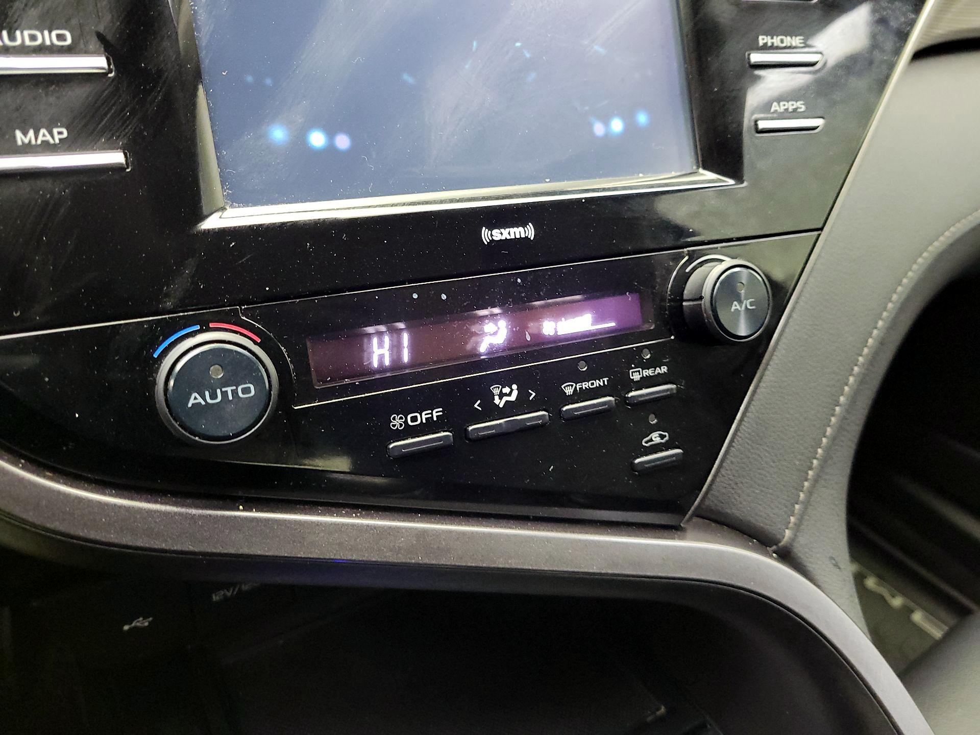 Thumbnail: 2020 Toyota Camry - 16