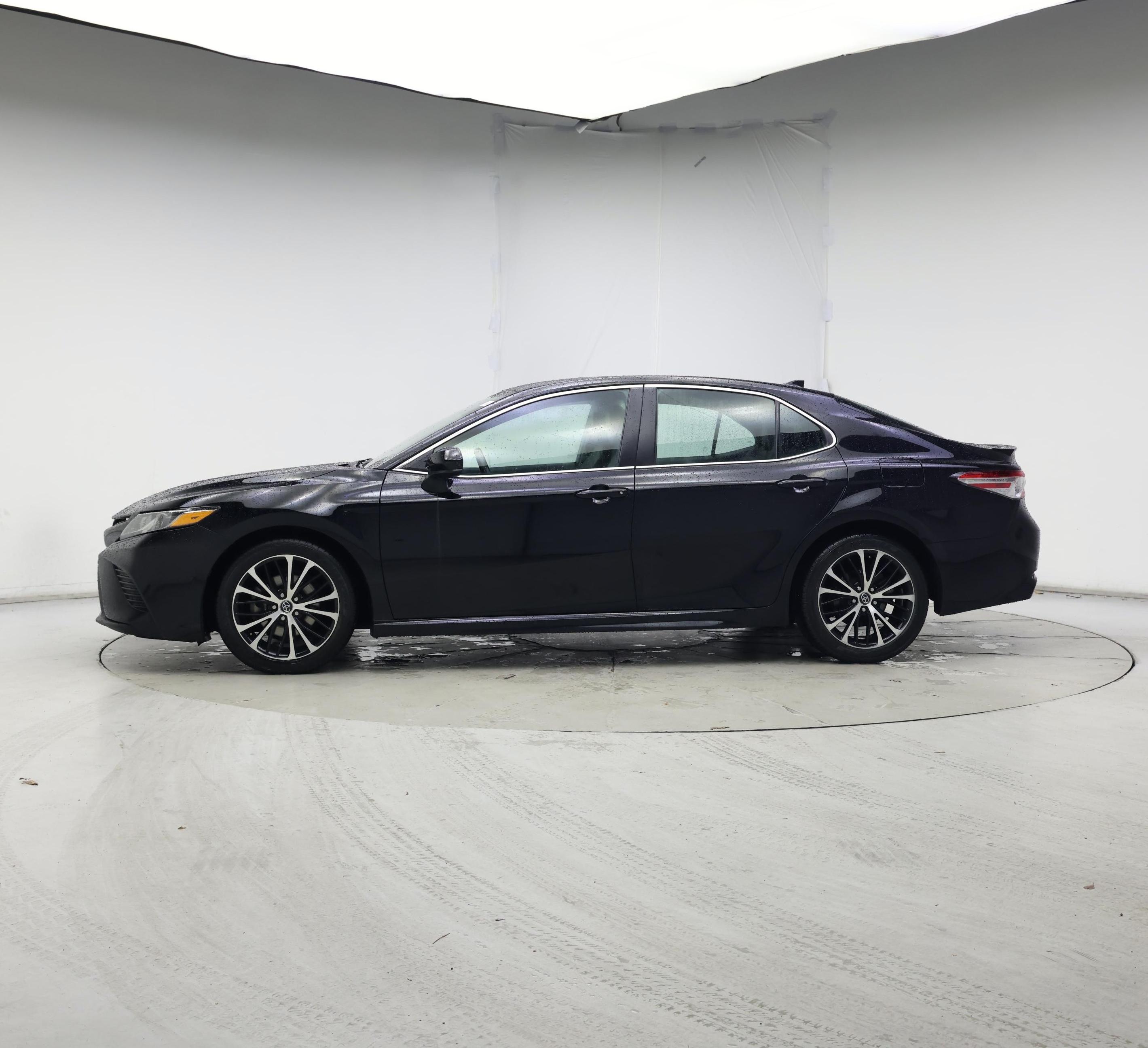 Thumbnail: 2020 Toyota Camry - 3