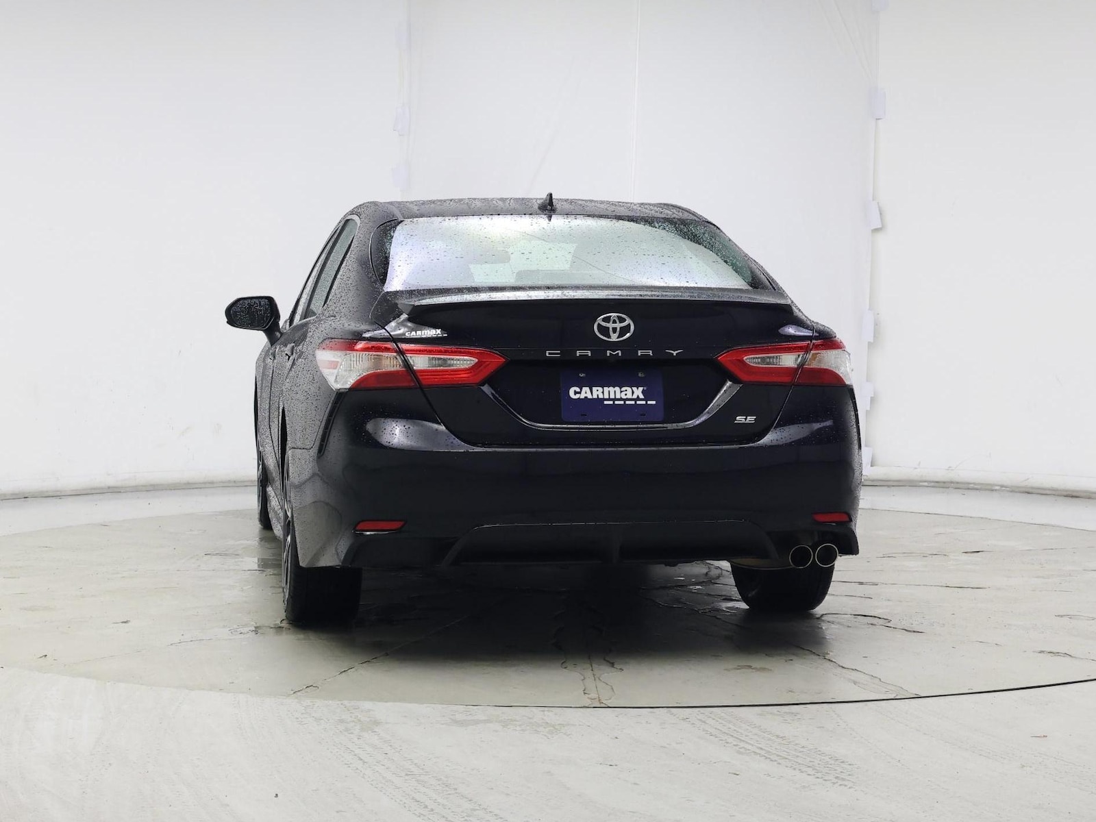 2020 Toyota Camry SE - Photo 7