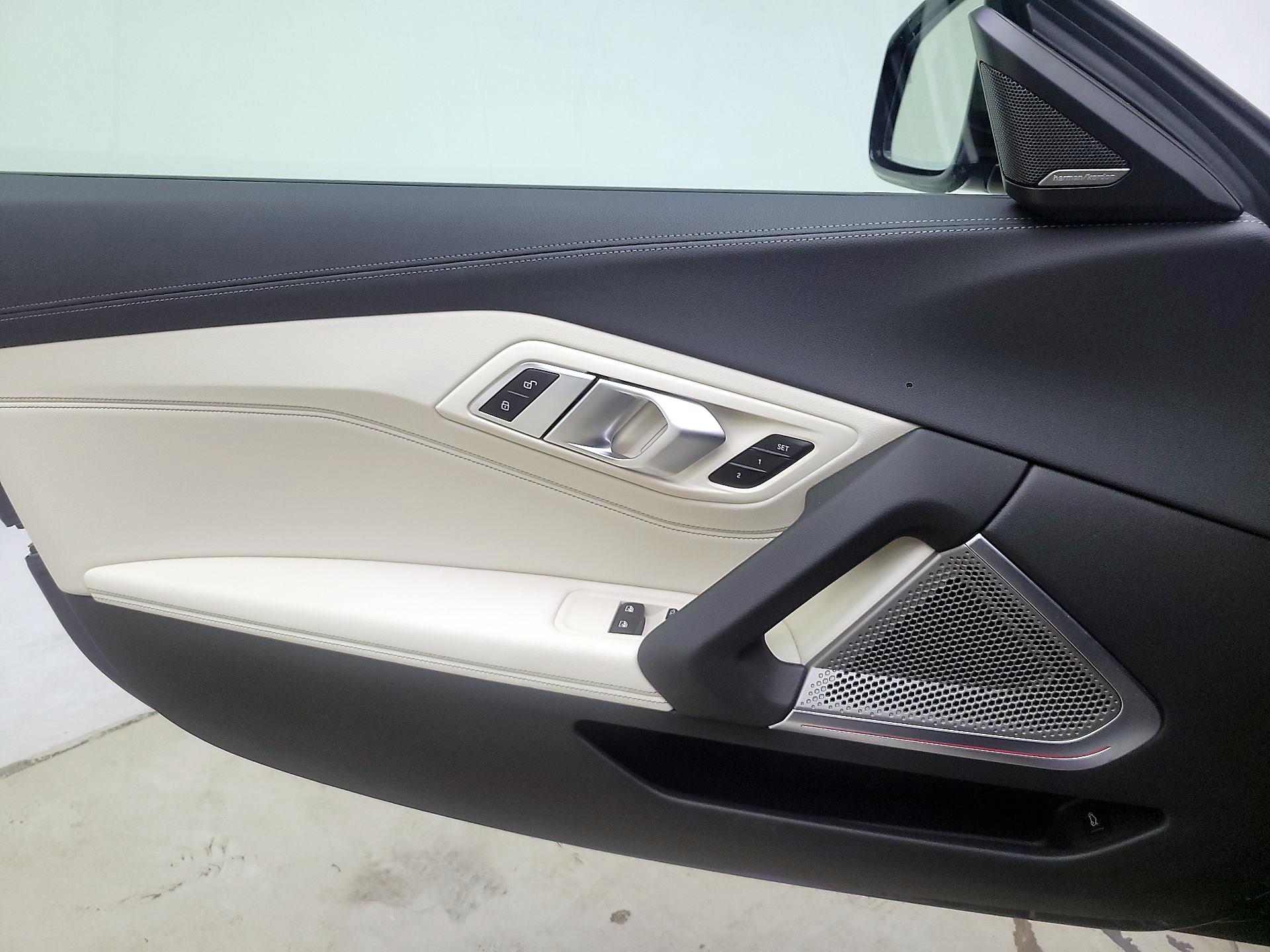 Thumbnail: 2024 BMW Z4 - 12