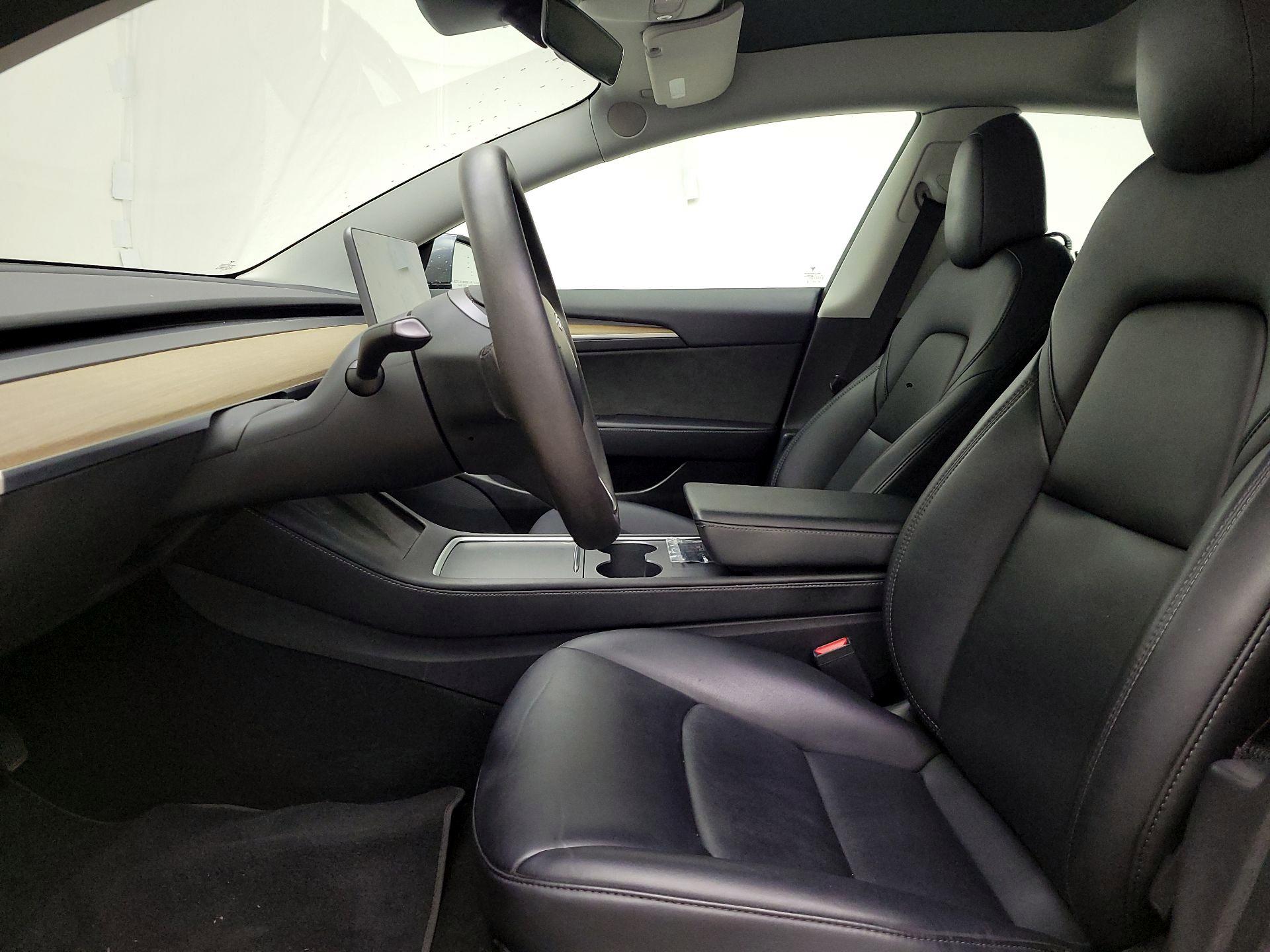 Thumbnail: 2022 Tesla Model 3 - 11