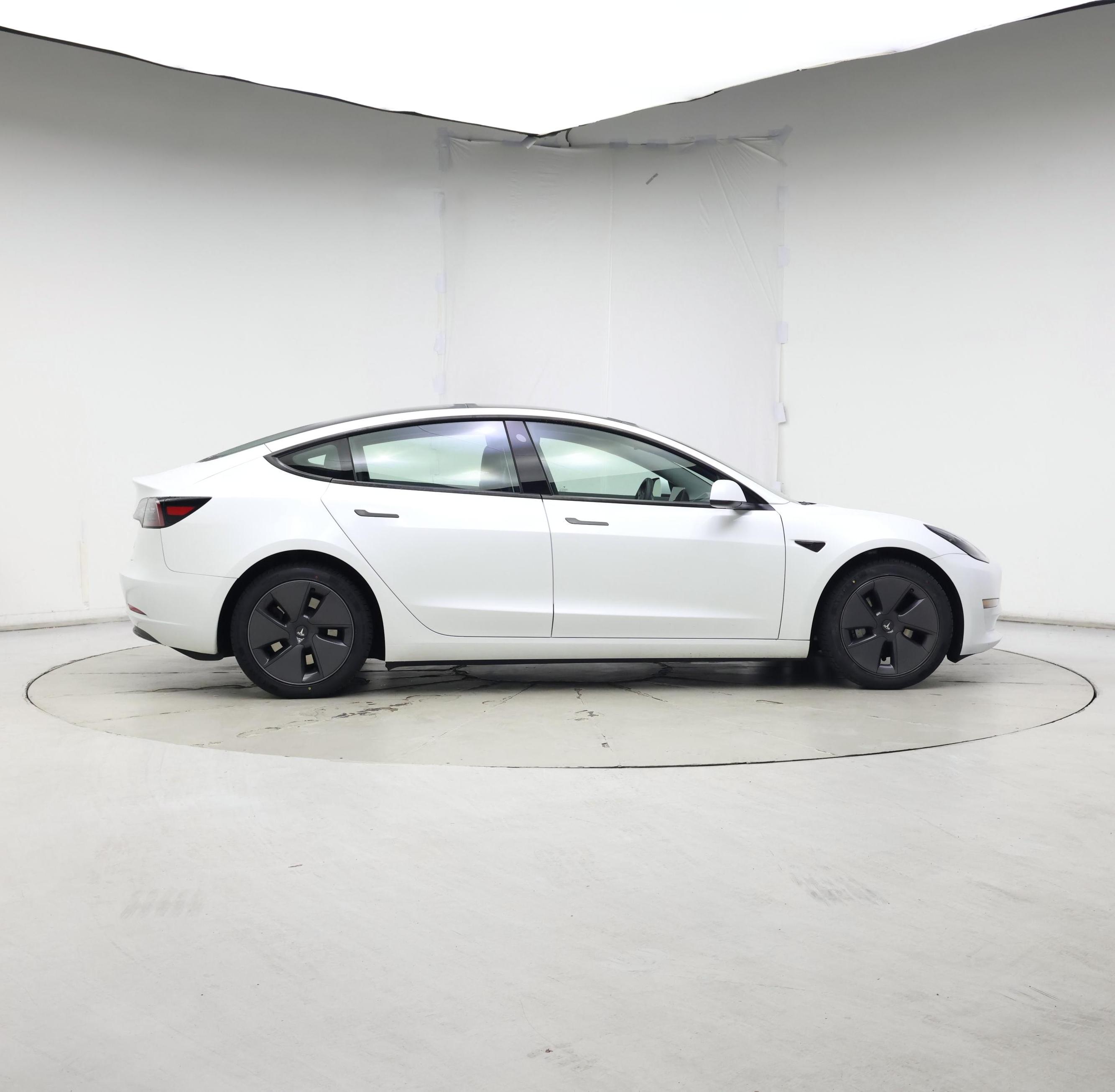 Thumbnail: 2023 Tesla Model 3 - 7