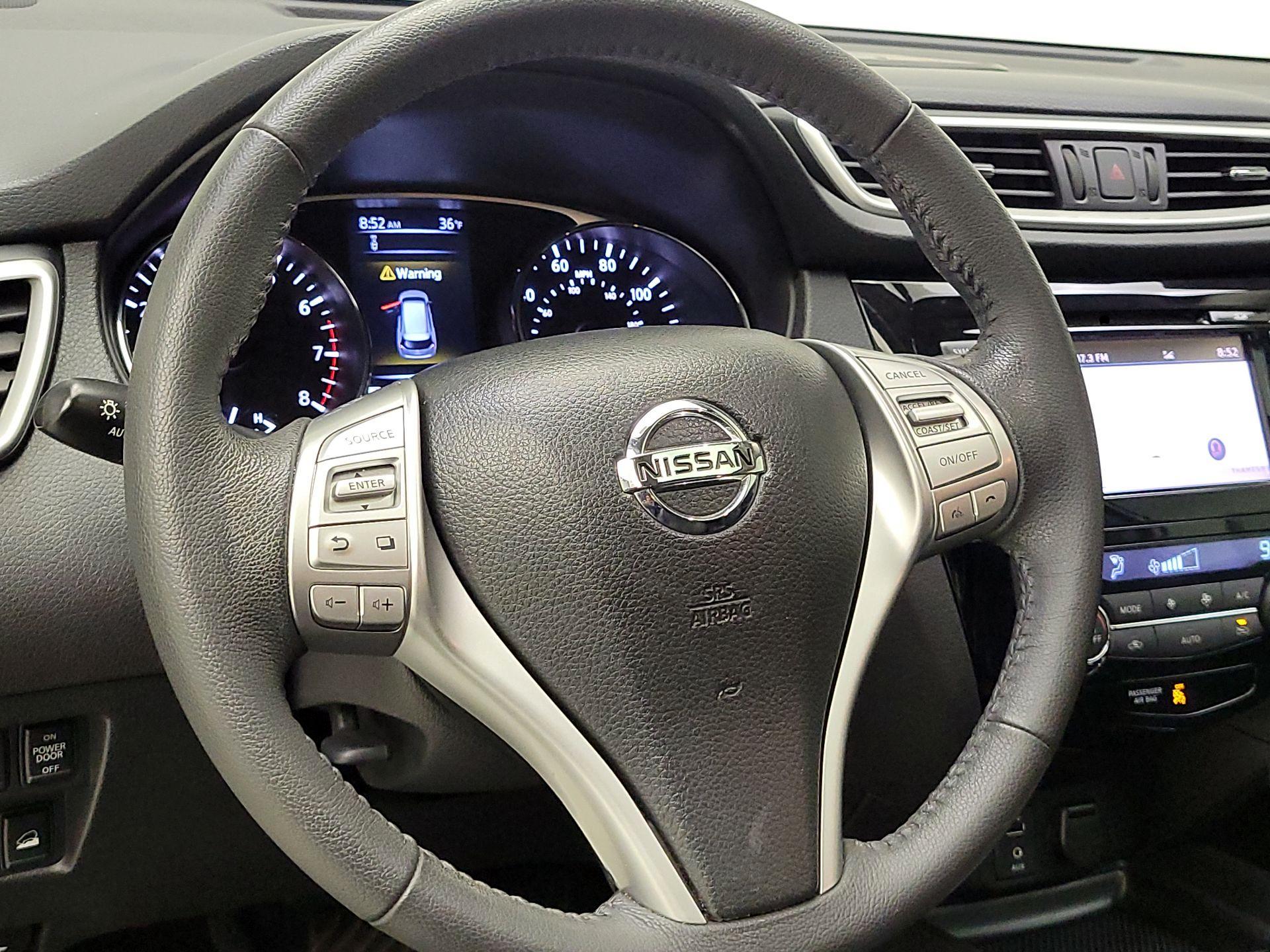 Thumbnail: 2016 Nissan Rogue - 10