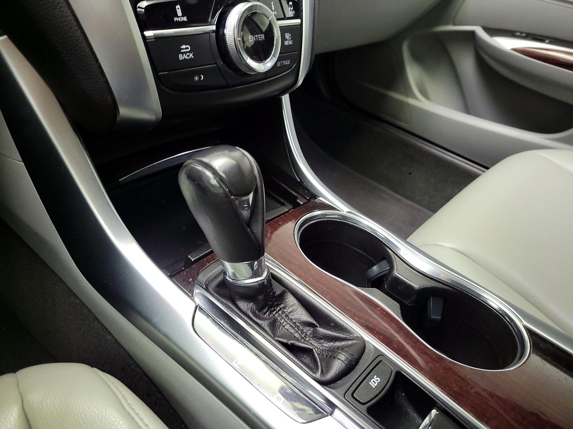 Thumbnail: 2016 Acura TLX - 17