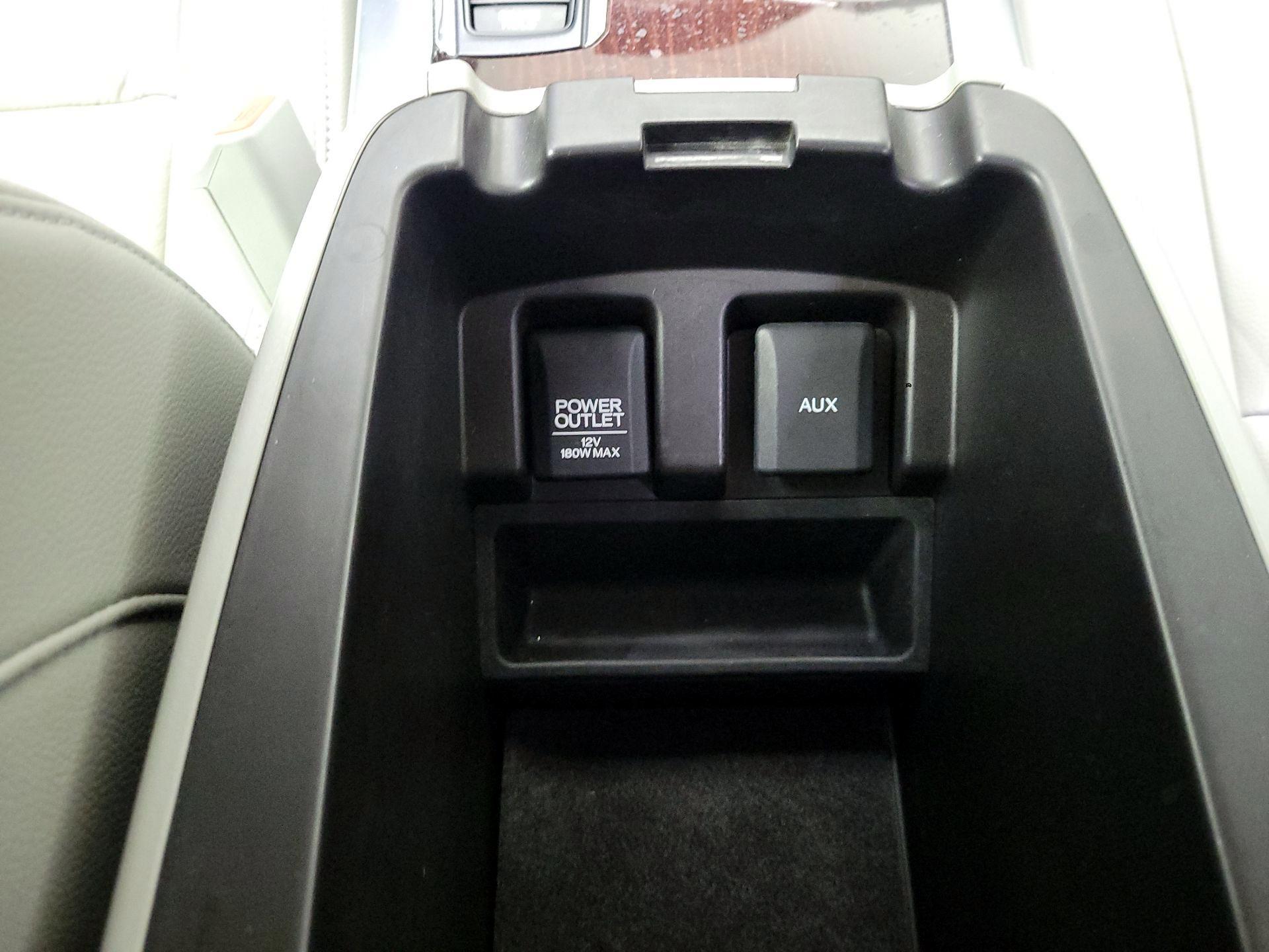 Thumbnail: 2016 Acura TLX - 18