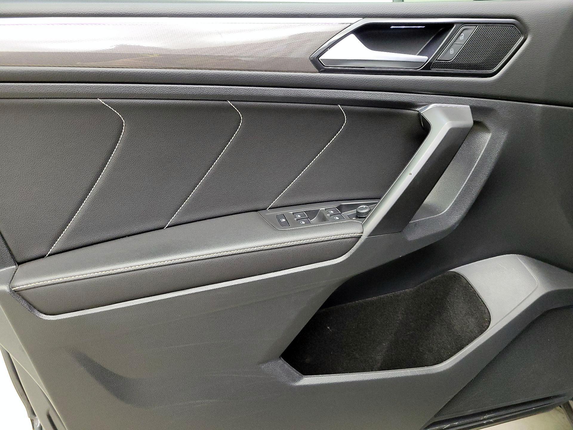 Thumbnail: 2023 Volkswagen Tiguan - 12