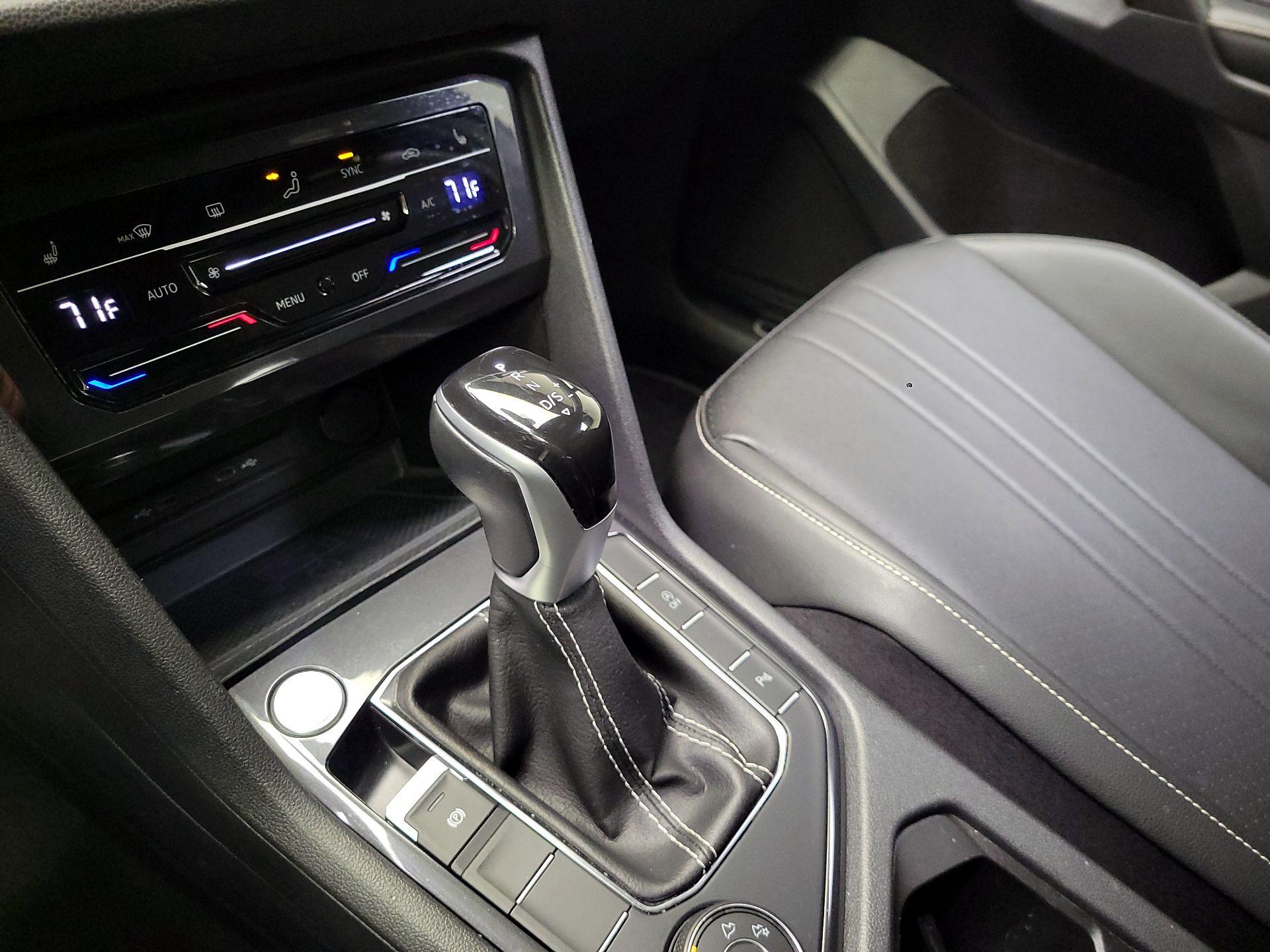 Thumbnail: 2023 Volkswagen Tiguan - 18