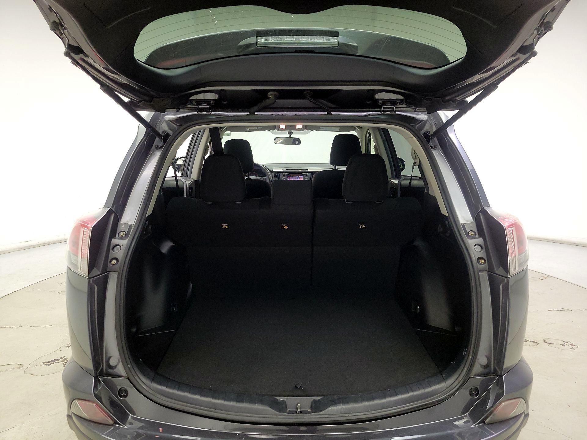 Thumbnail: 2016 Toyota RAV4 - 20