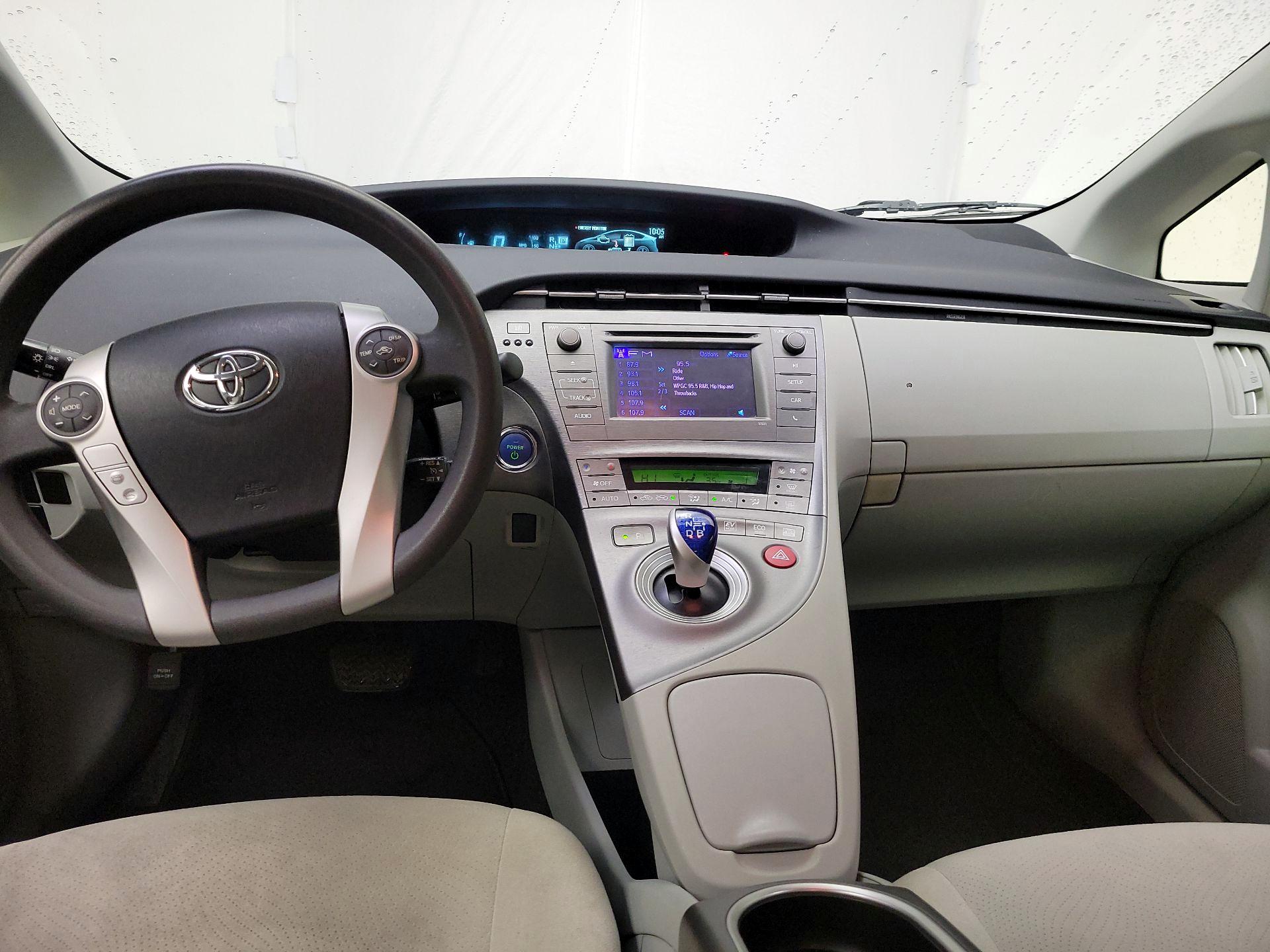 Thumbnail: 2014 Toyota Prius - 9