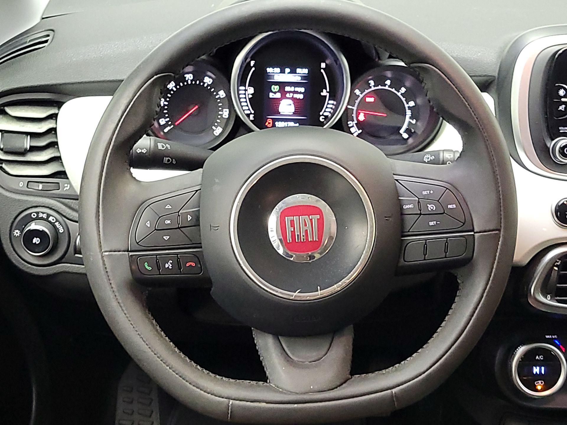 Thumbnail: 2016 Fiat 500X - 10