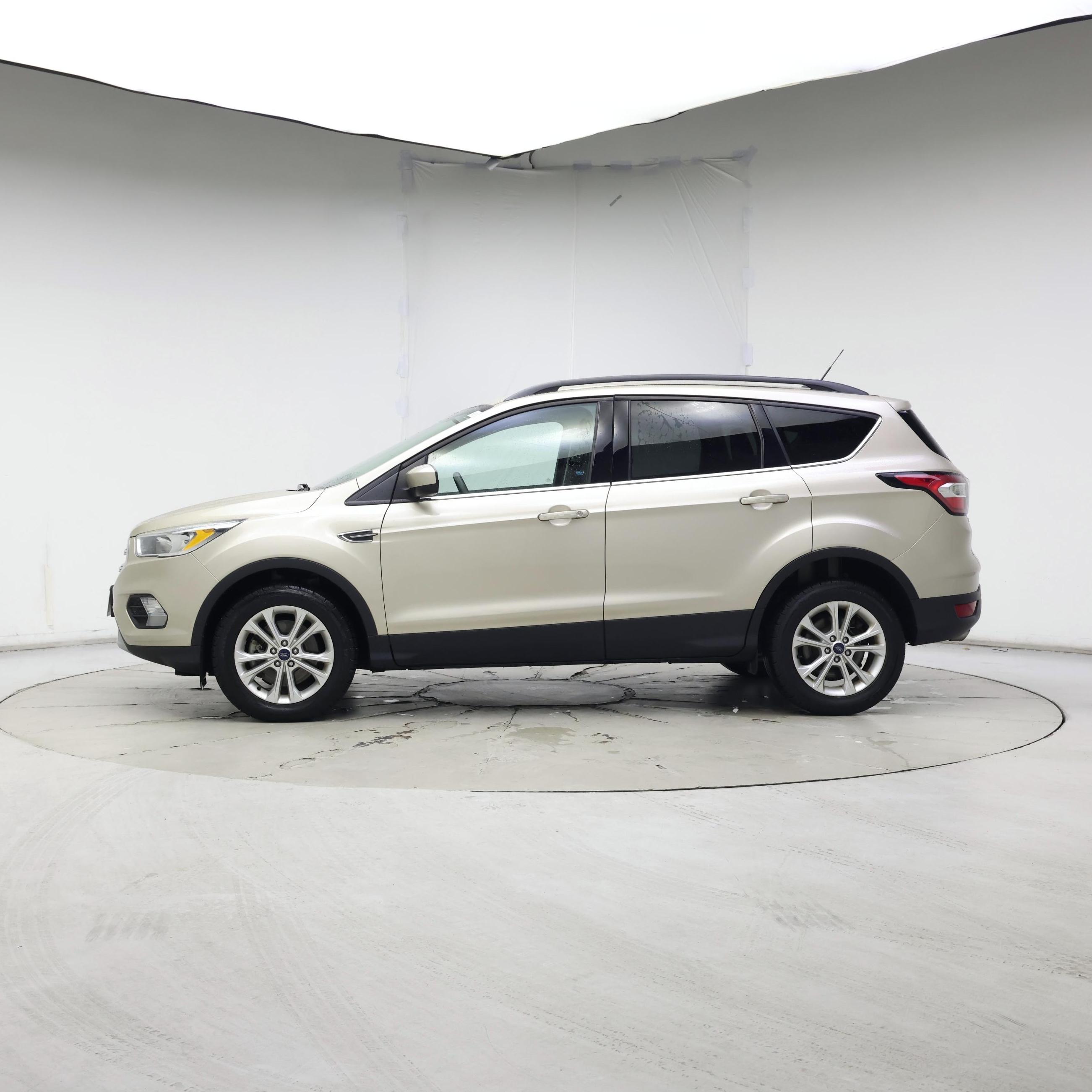 Thumbnail: 2018 Ford Escape - 3