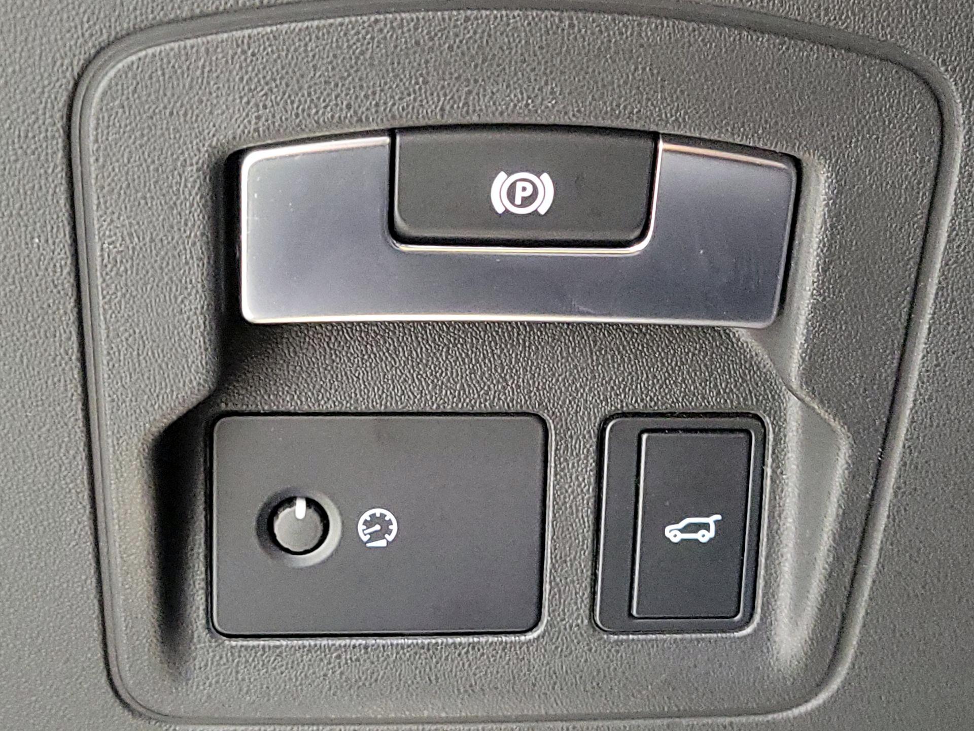 Thumbnail: 2019 Land Rover Range Rover Velar - 13