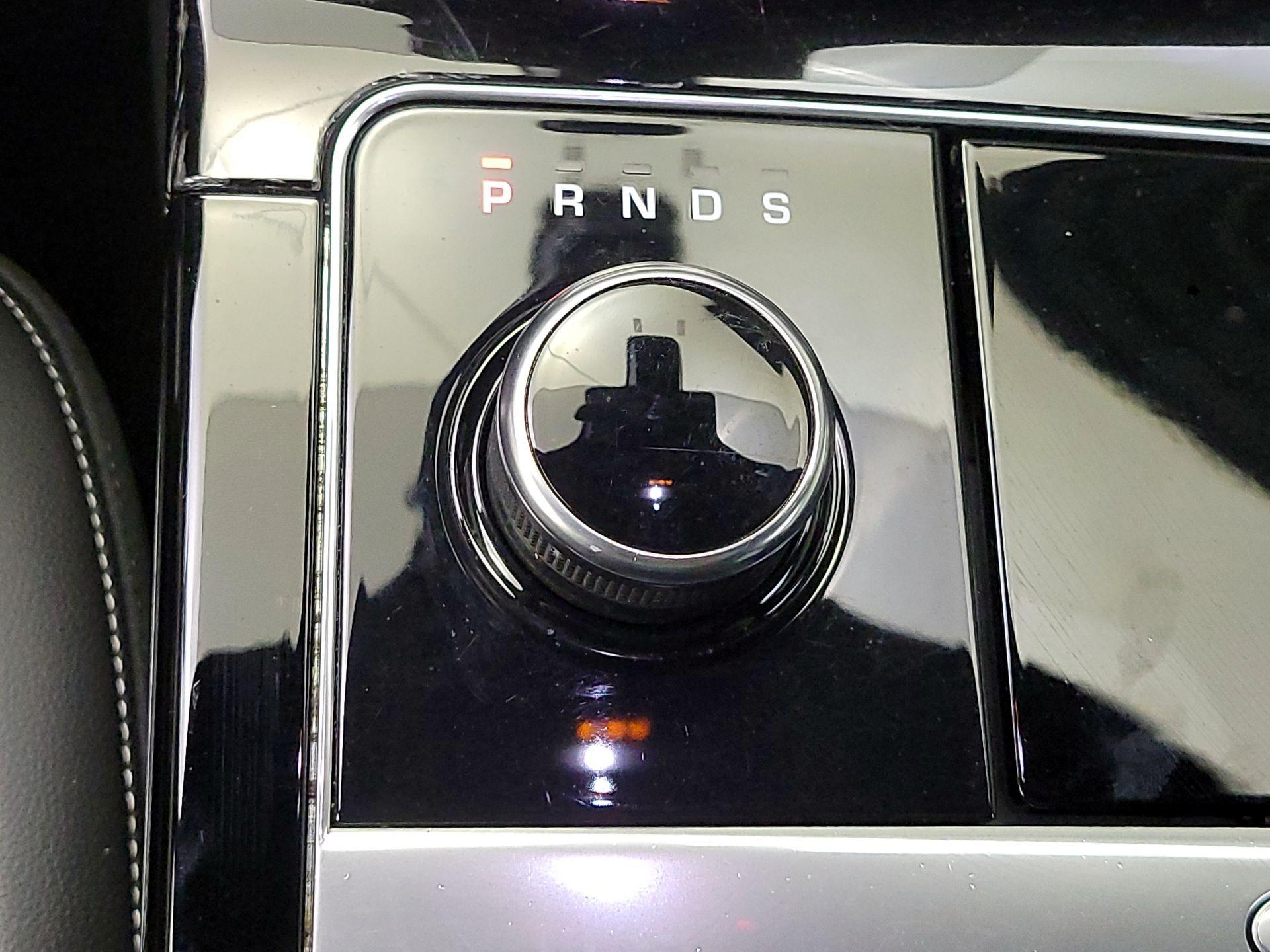 Thumbnail: 2019 Land Rover Range Rover Velar - 18