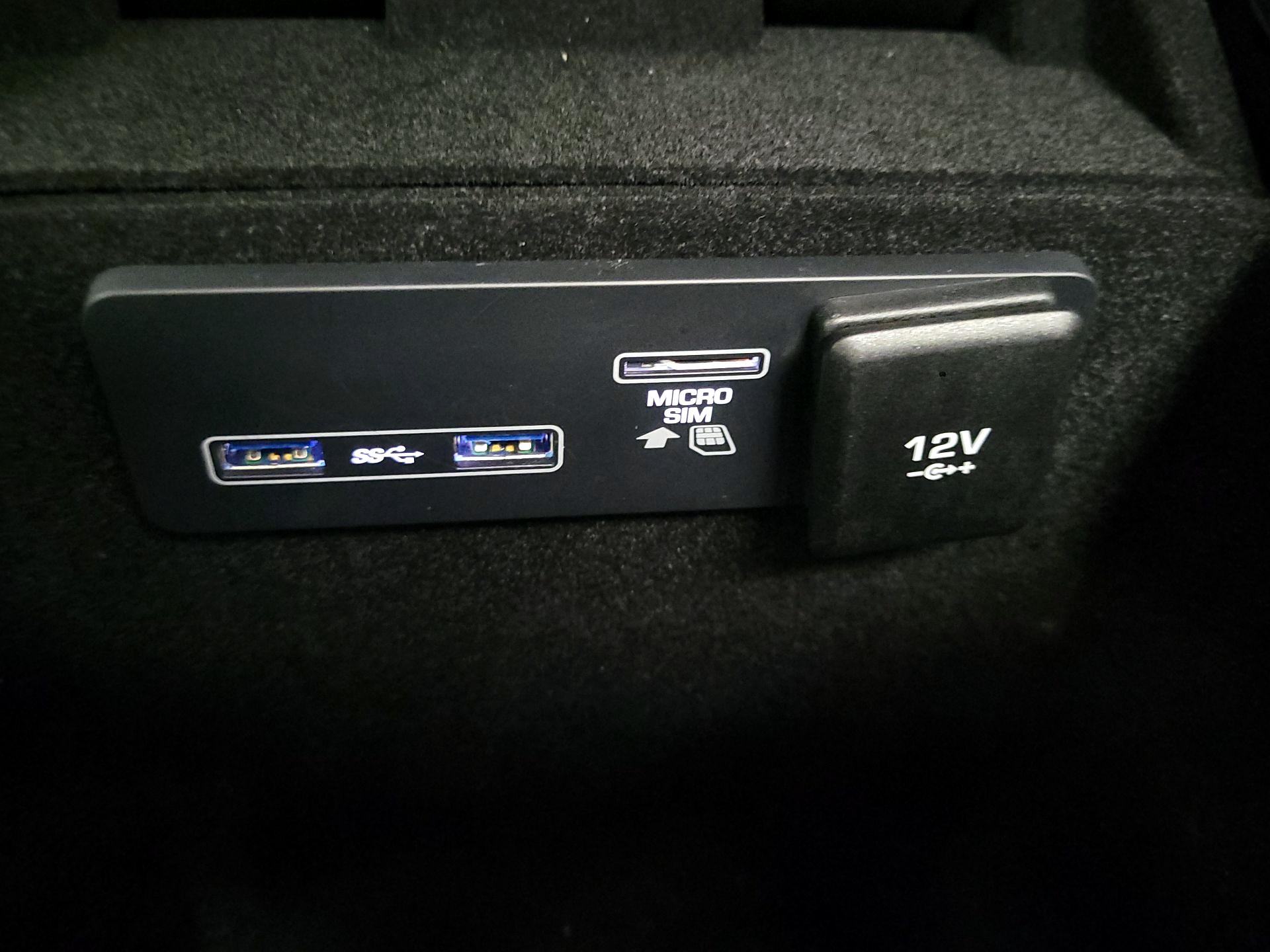 Thumbnail: 2019 Land Rover Range Rover Velar - 19