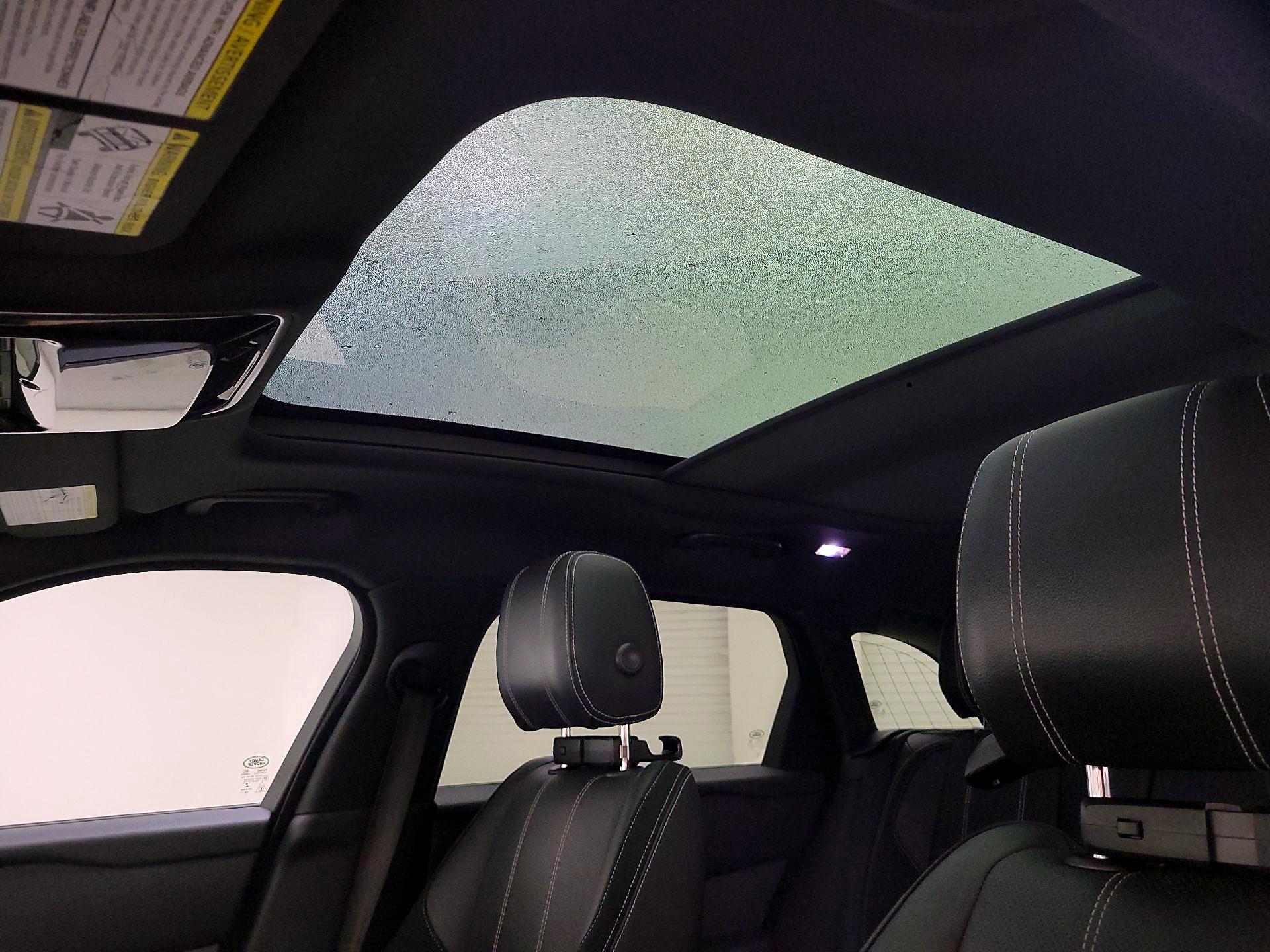 Thumbnail: 2019 Land Rover Range Rover Velar - 20