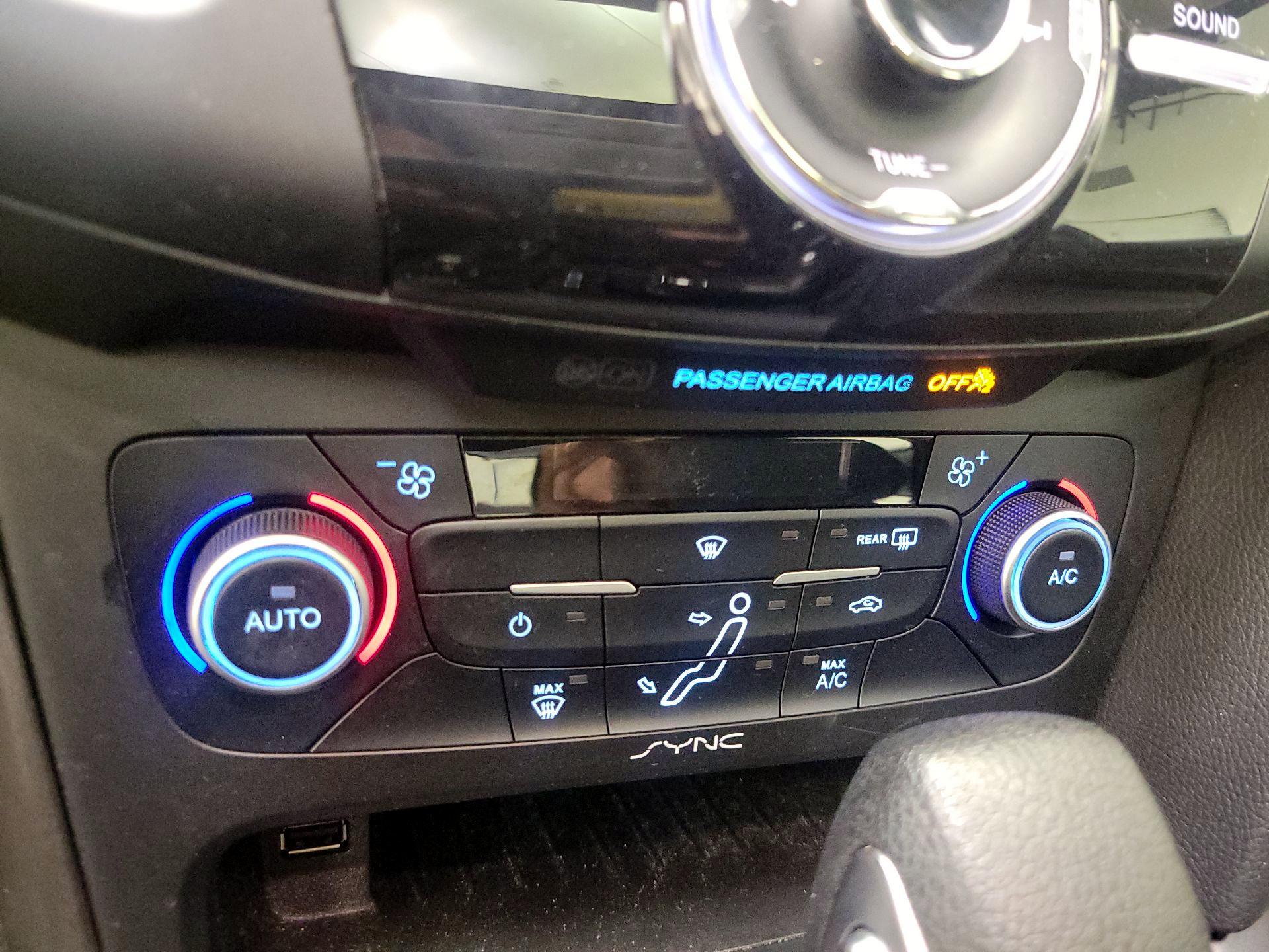 Thumbnail: 2018 Ford Focus - 16