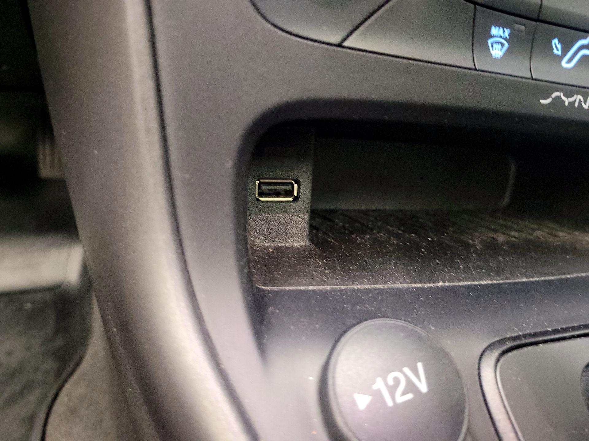 Thumbnail: 2018 Ford Focus - 18