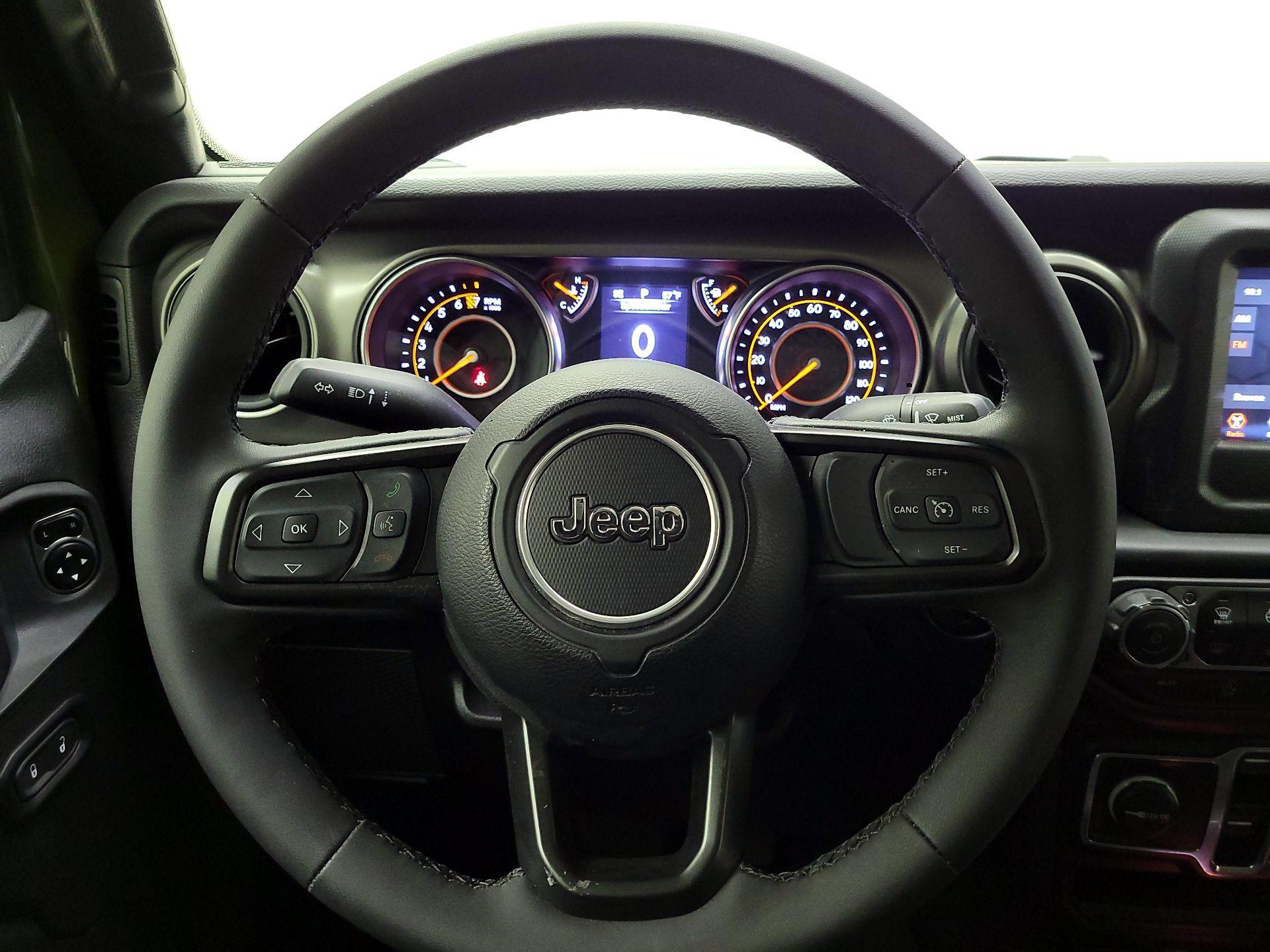 Thumbnail: 2023 Jeep Gladiator - 10