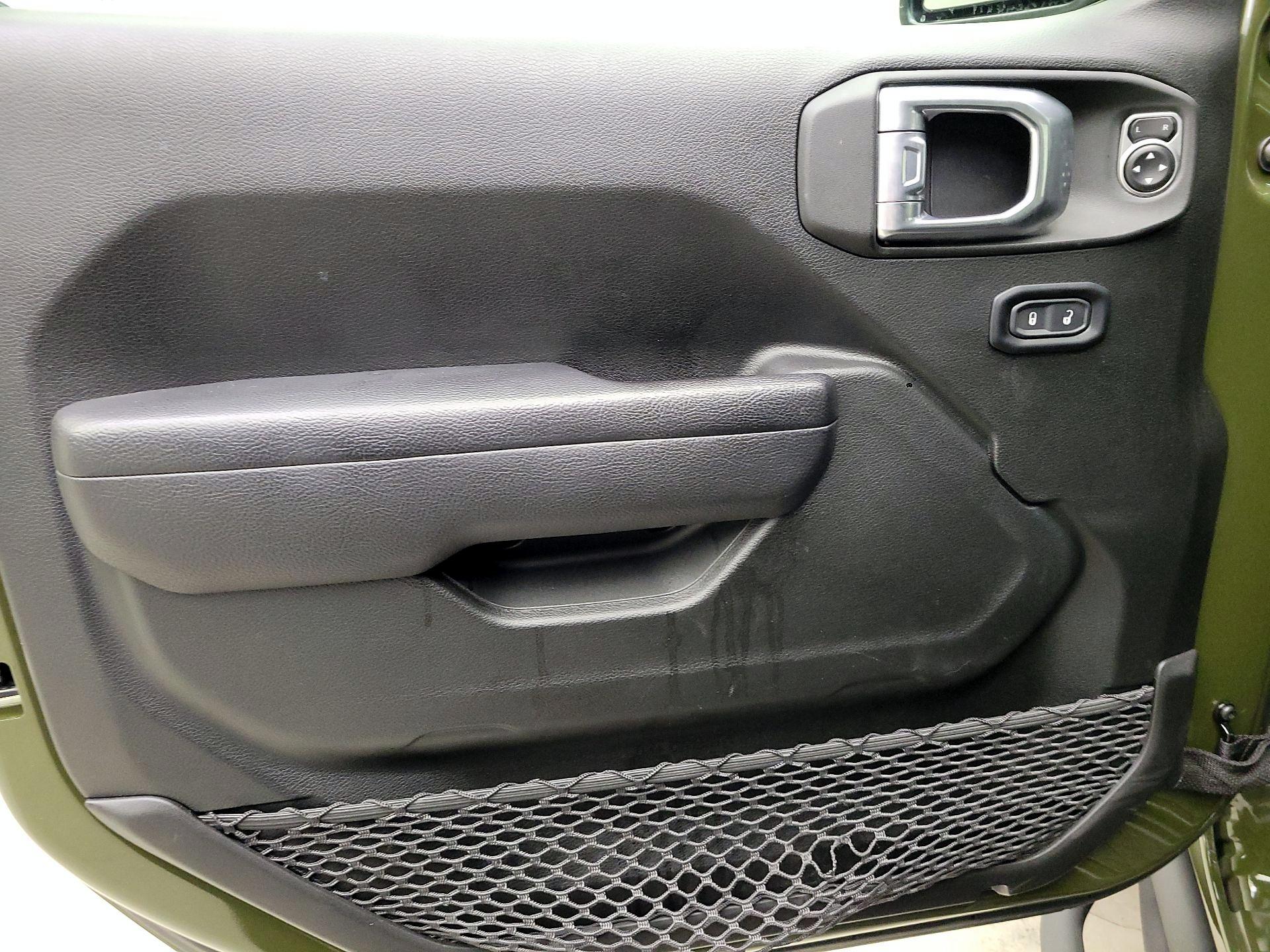 Thumbnail: 2023 Jeep Gladiator - 12