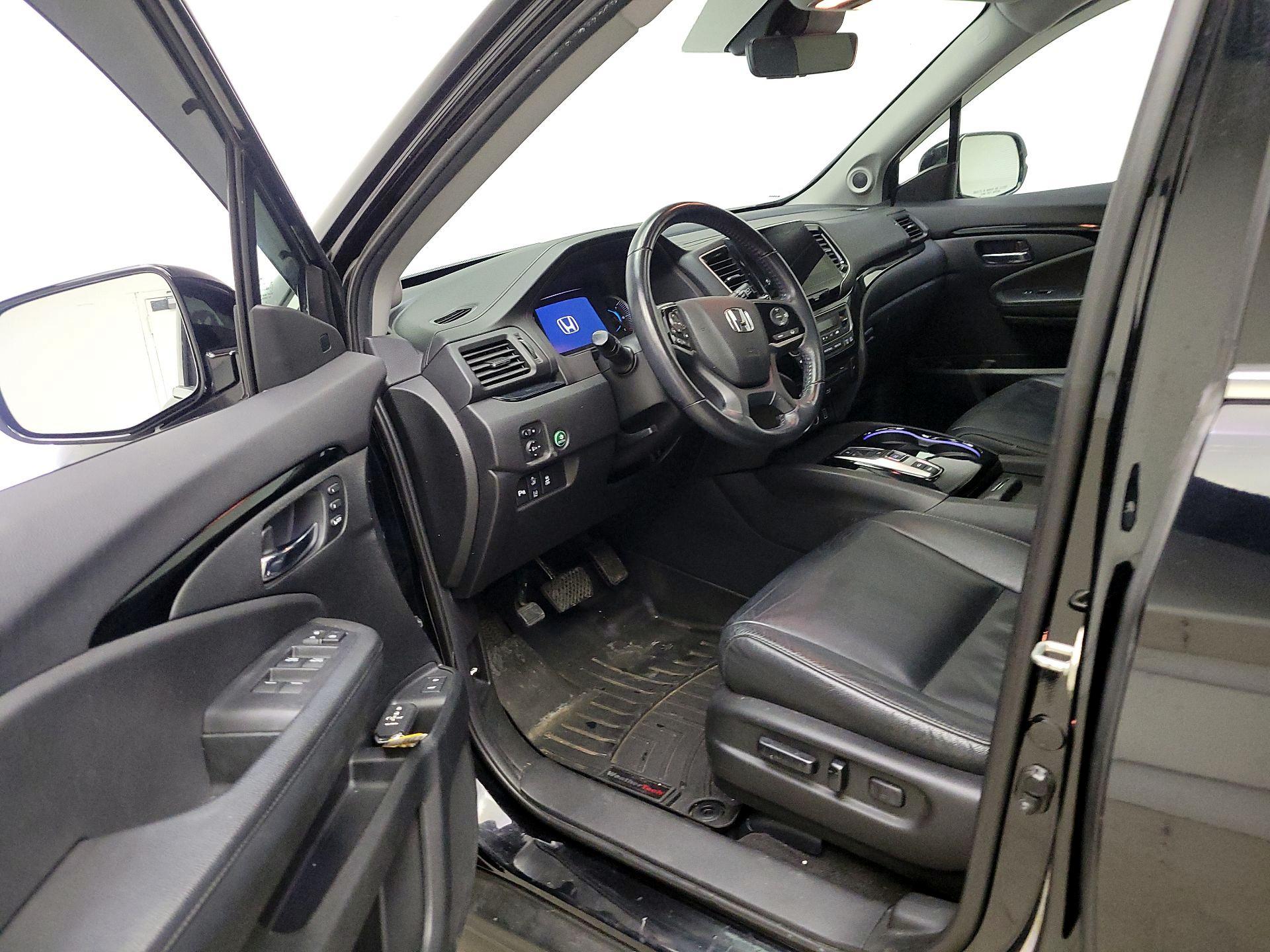 Thumbnail: 2019 Honda Pilot - 11