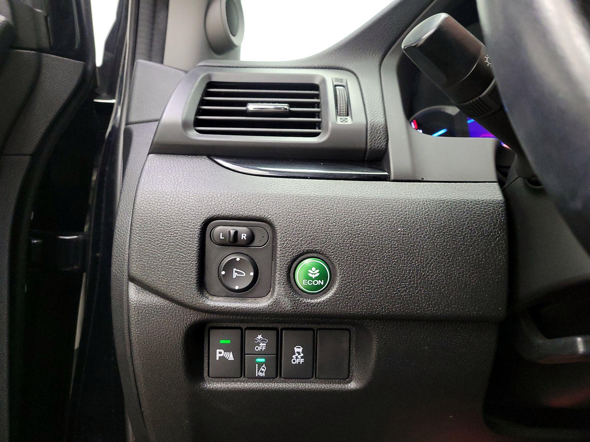 Thumbnail: 2019 Honda Pilot - 13