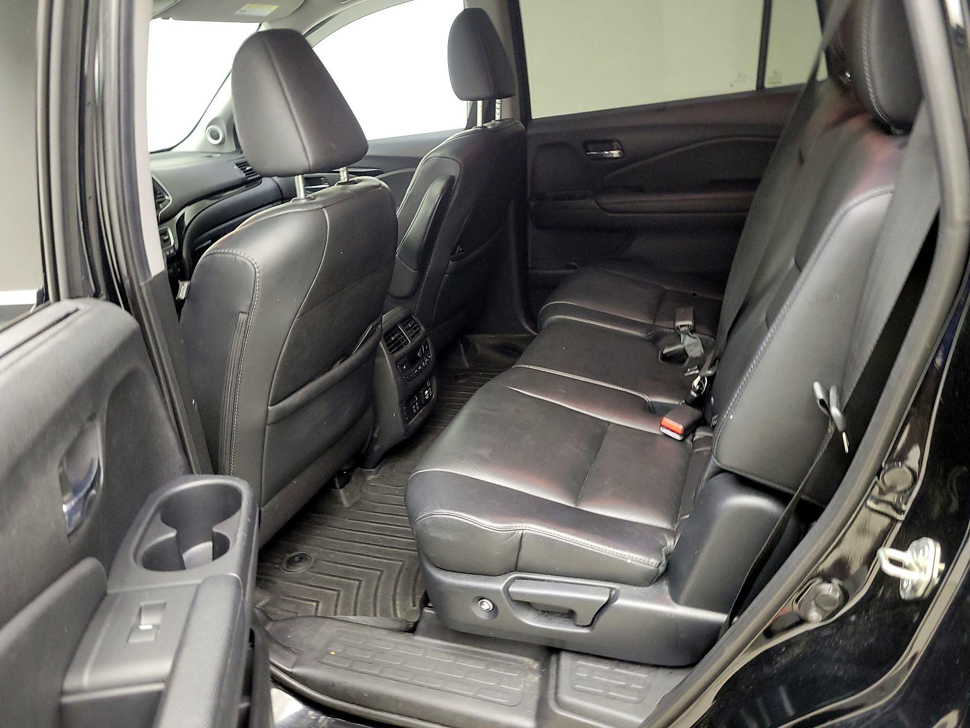 Thumbnail: 2019 Honda Pilot - 19