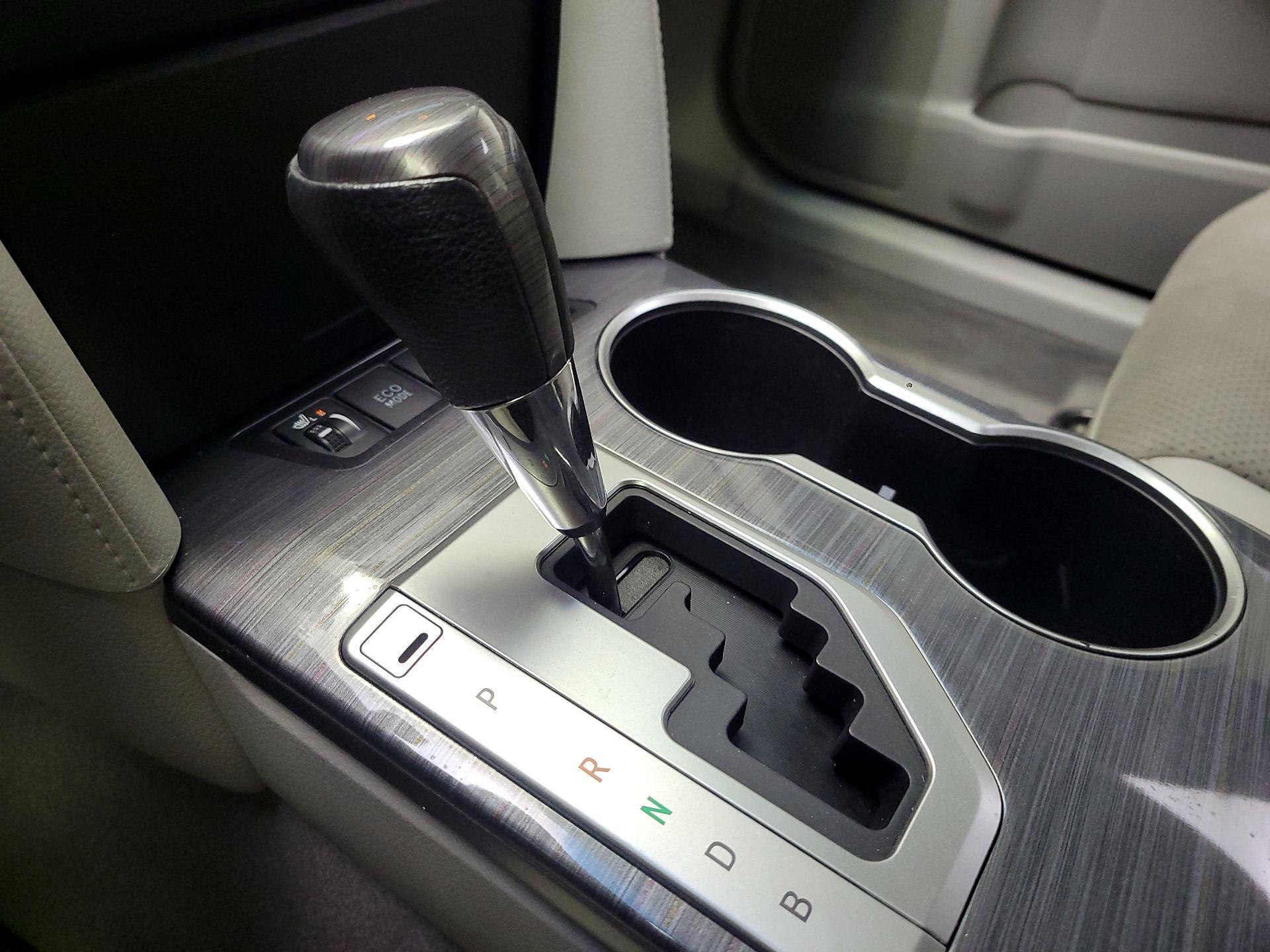 Thumbnail: 2014 Toyota Camry - 18