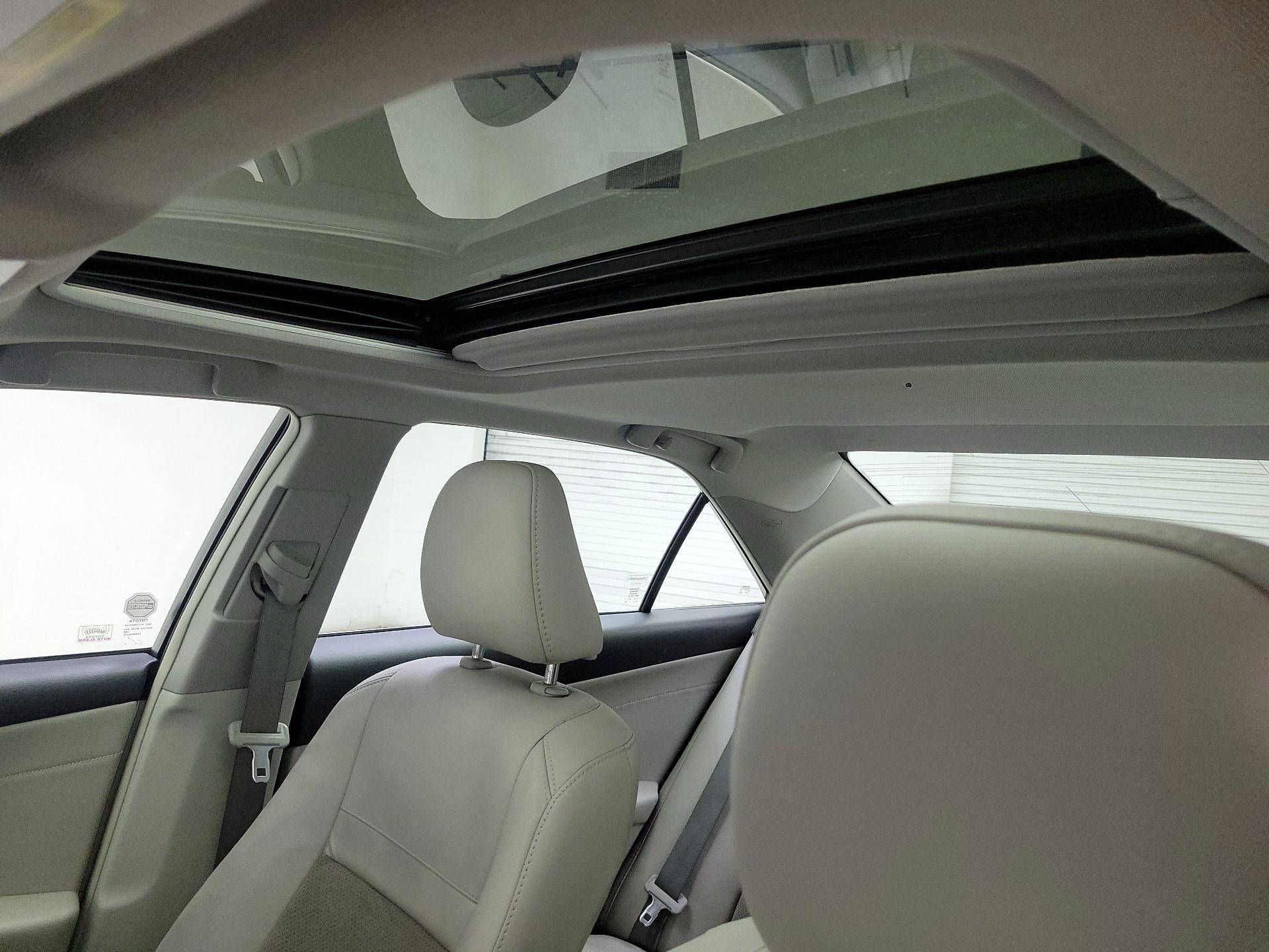 Thumbnail: 2014 Toyota Camry - 20