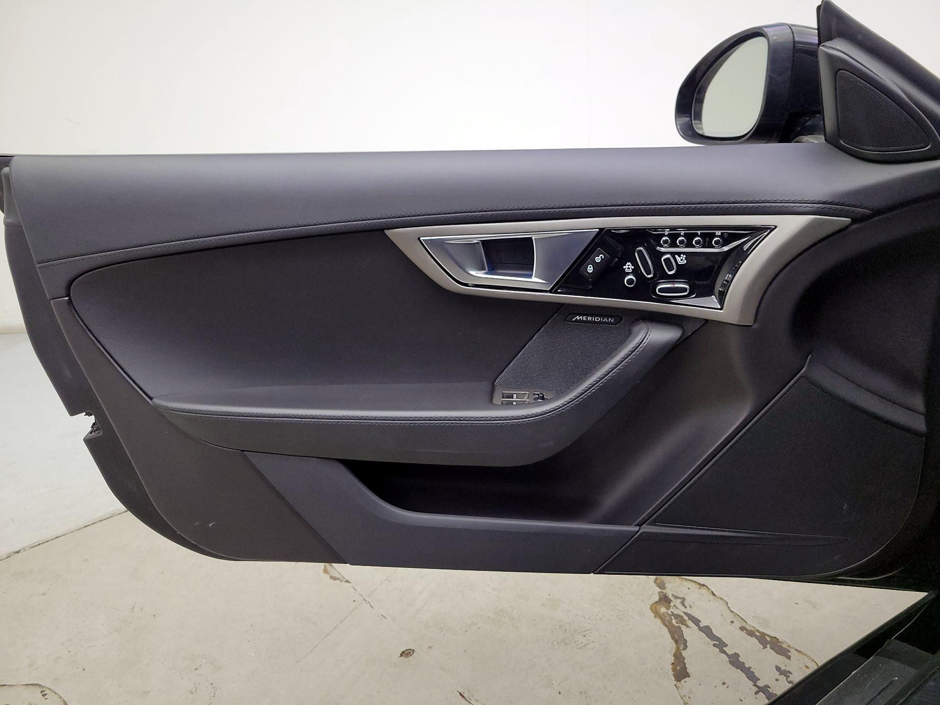 Thumbnail: 2015 Jaguar F-Type - 12