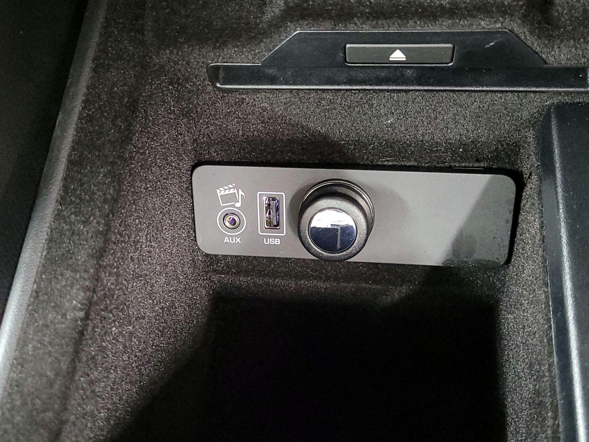 Thumbnail: 2015 Jaguar F-Type - 19