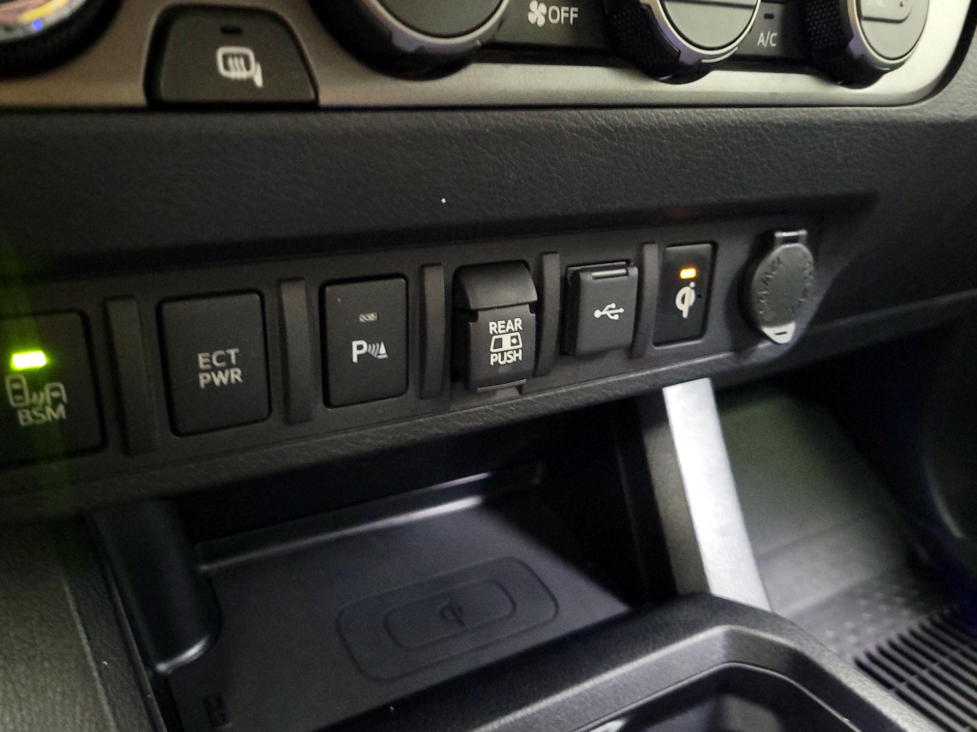 Thumbnail: 2020 Toyota Tacoma - 19