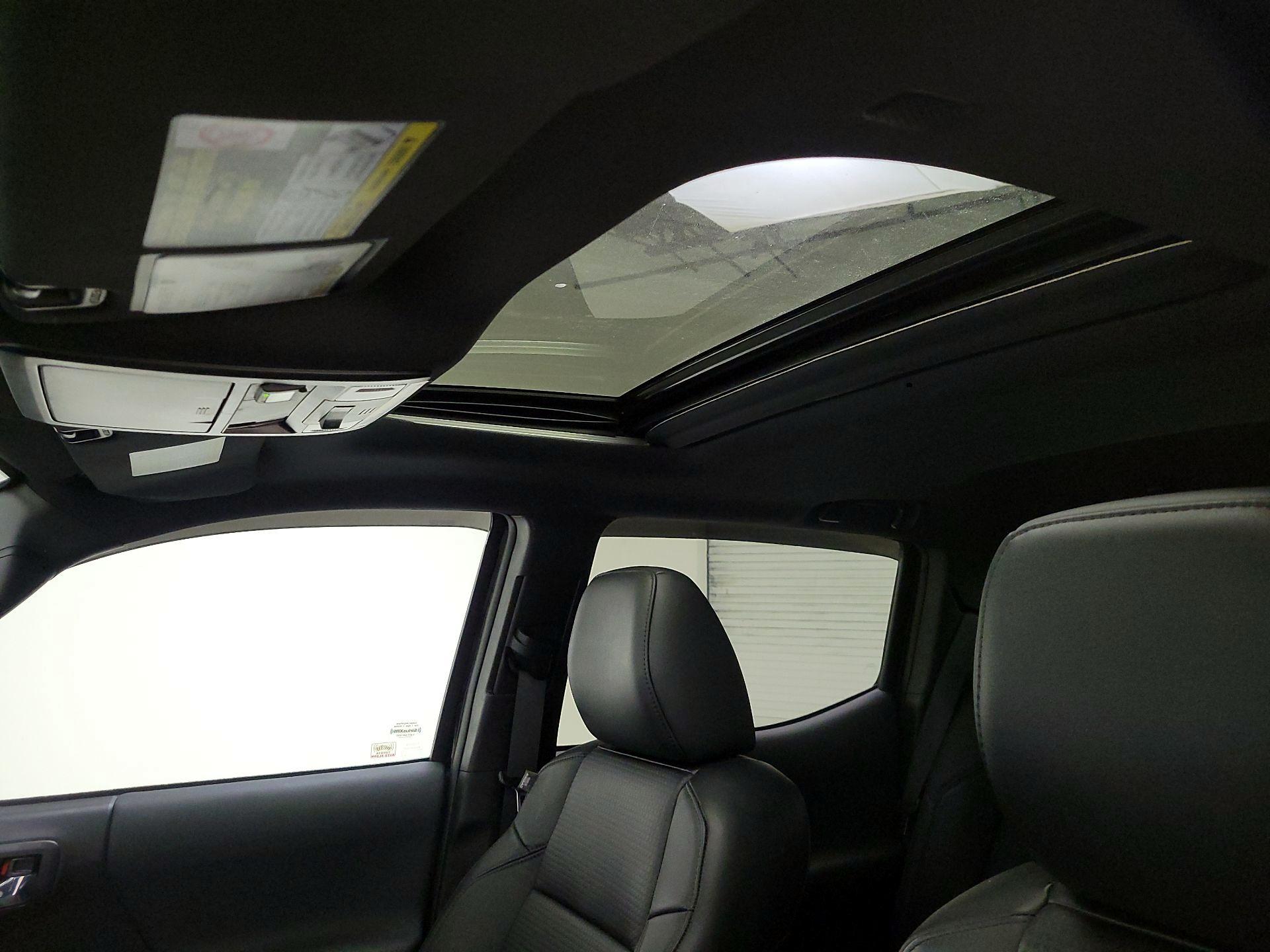 Thumbnail: 2020 Toyota Tacoma - 20