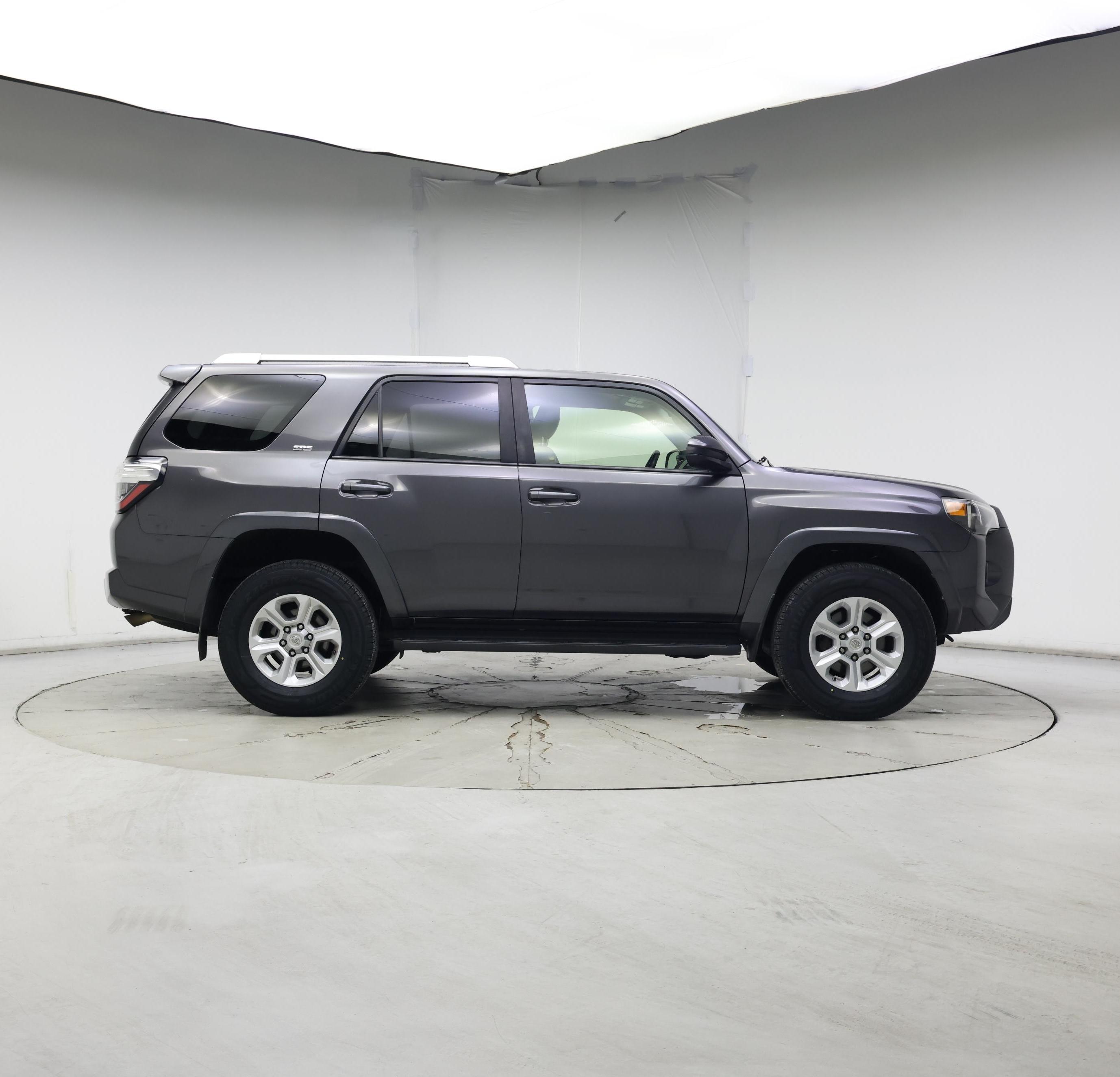 Thumbnail: 2016 Toyota 4Runner - 7