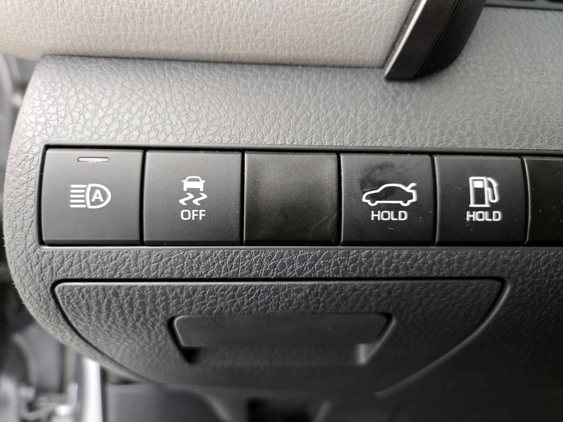 Thumbnail: 2022 Toyota Camry - 13