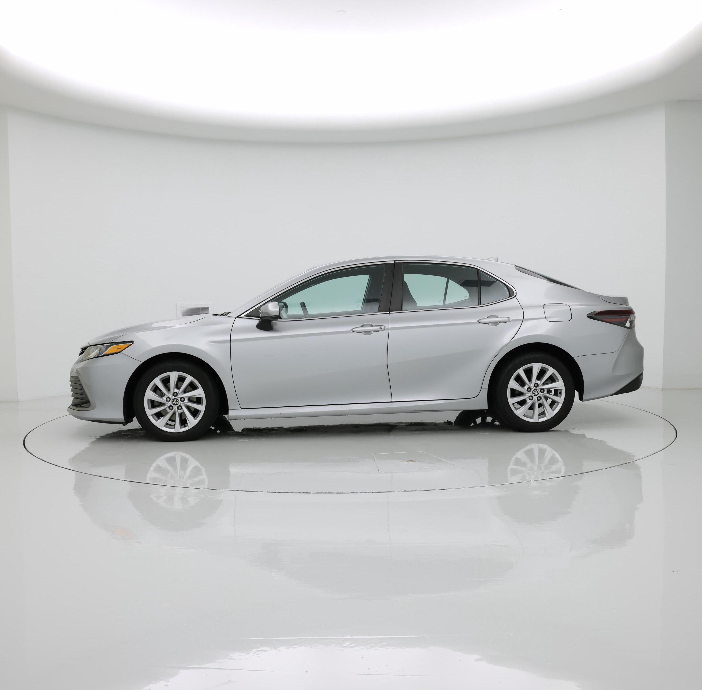 Thumbnail: 2022 Toyota Camry - 3