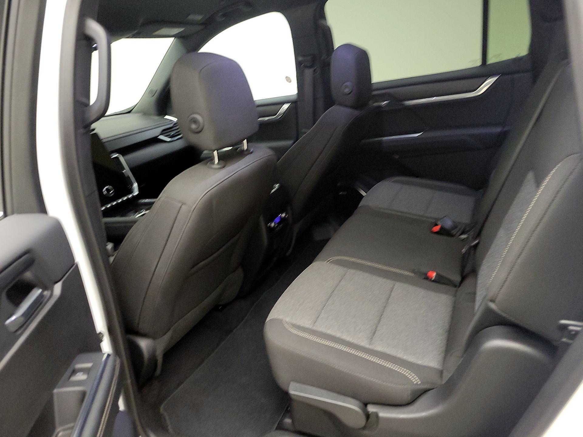 Thumbnail: 2025 GMC Acadia - 19