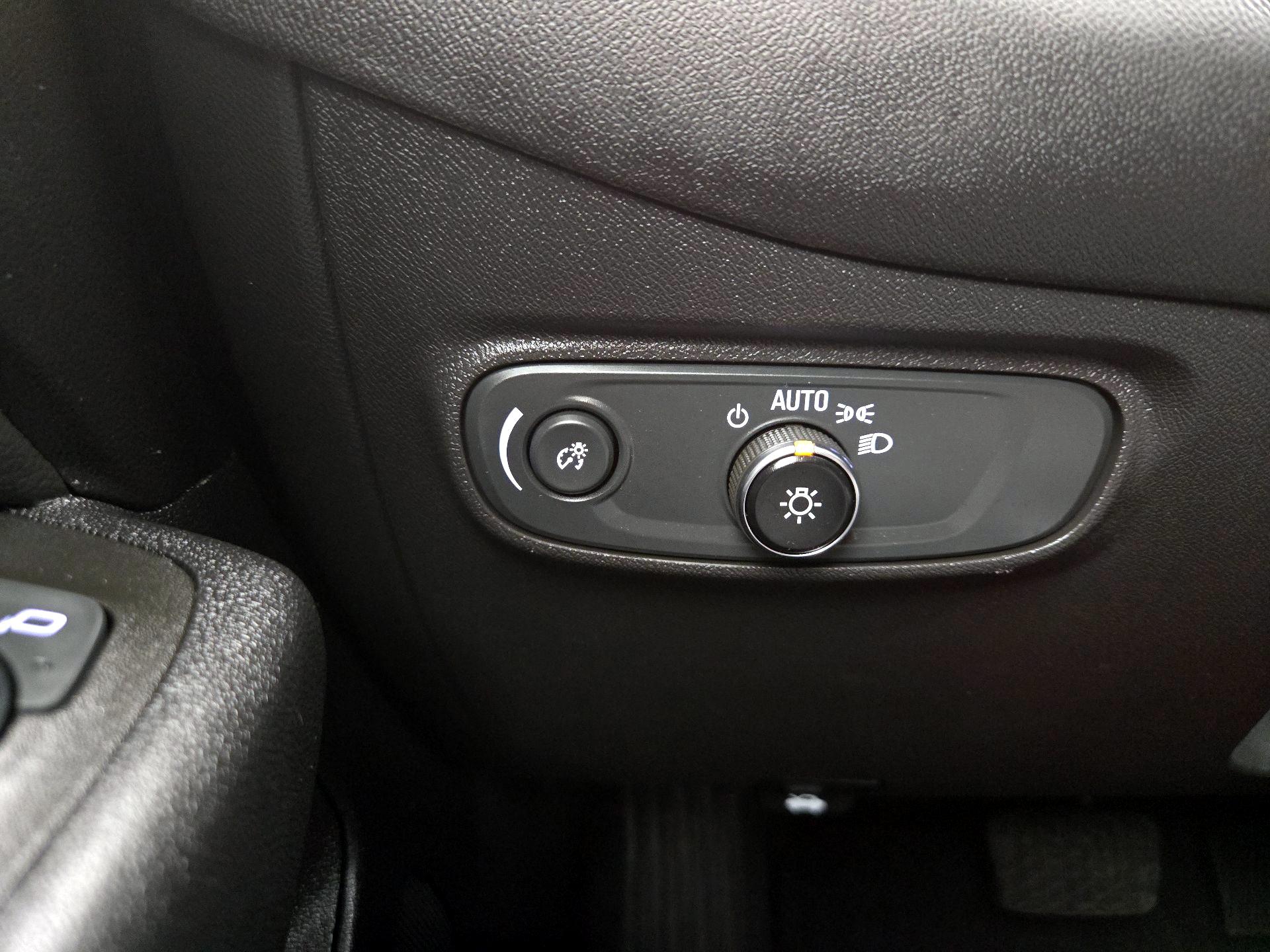 Thumbnail: 2022 Chevrolet Equinox - 13