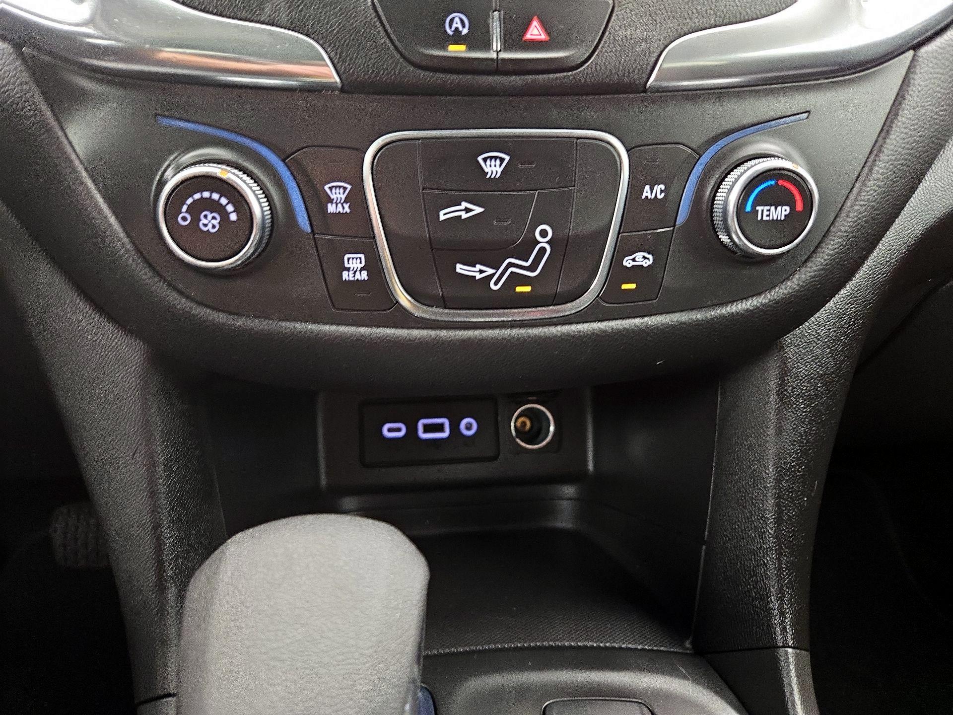 Thumbnail: 2022 Chevrolet Equinox - 17