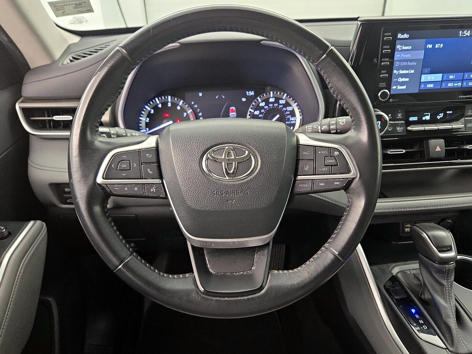 Thumbnail: 2022 Toyota Highlander - 10