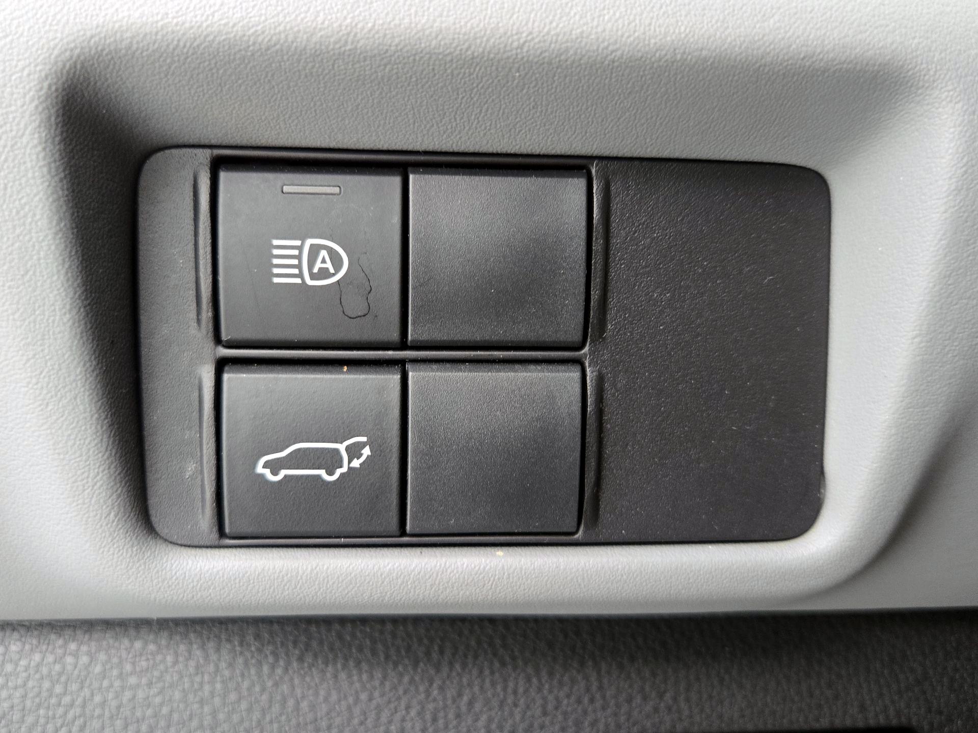 Thumbnail: 2022 Toyota Highlander - 13