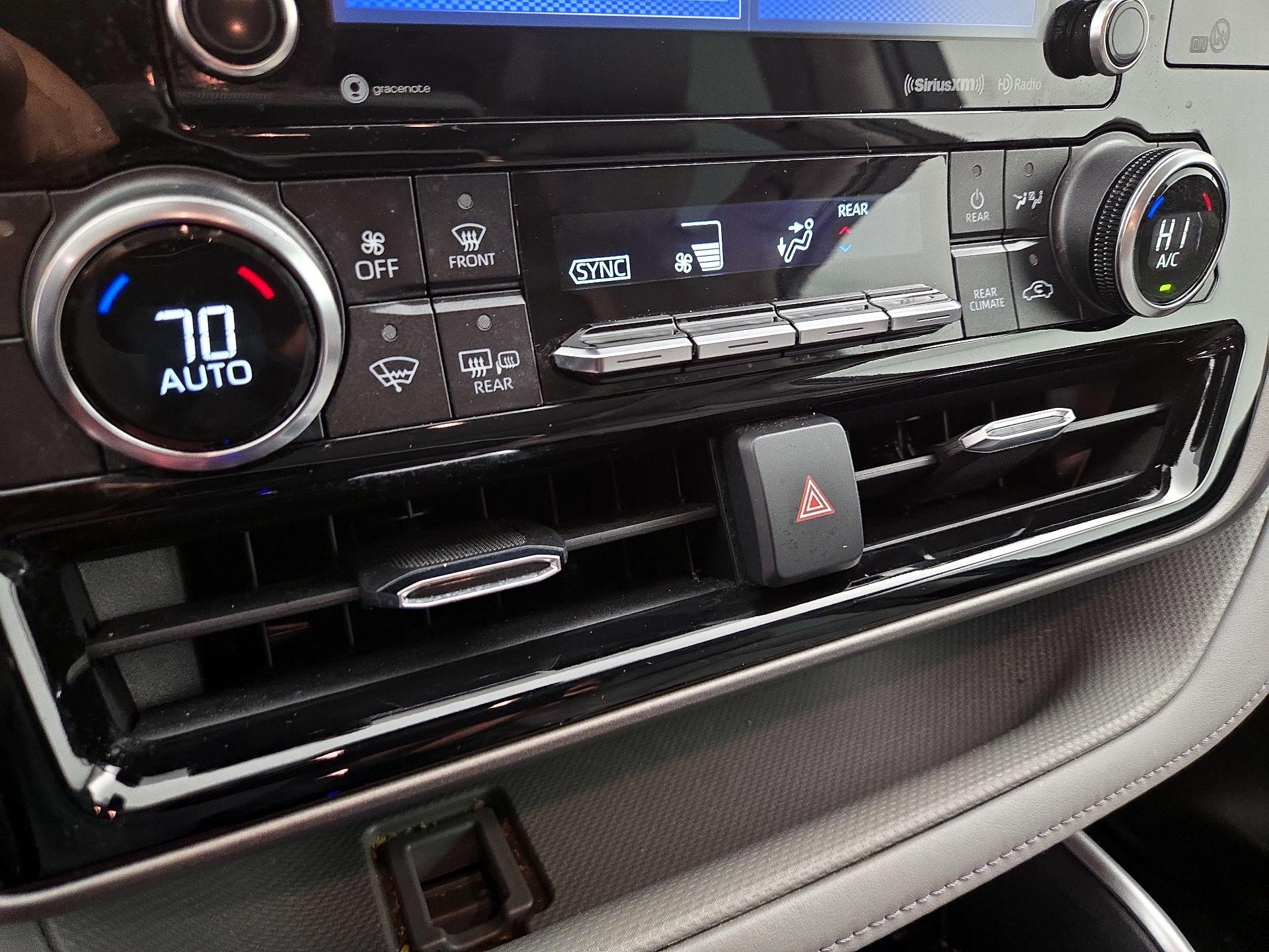 Thumbnail: 2022 Toyota Highlander - 16