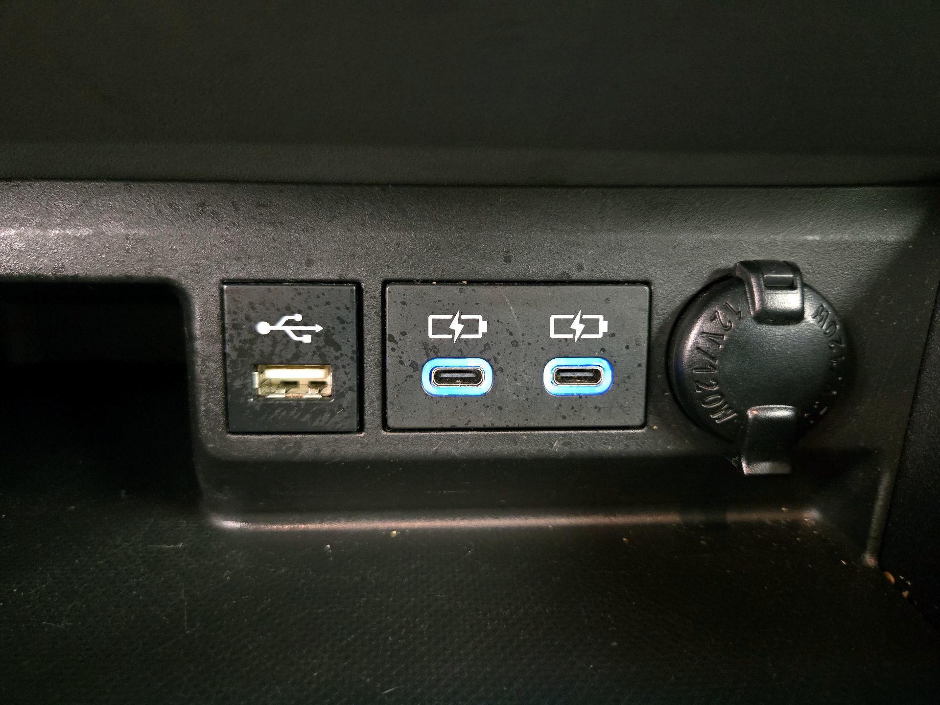 Thumbnail: 2022 Toyota Highlander - 18