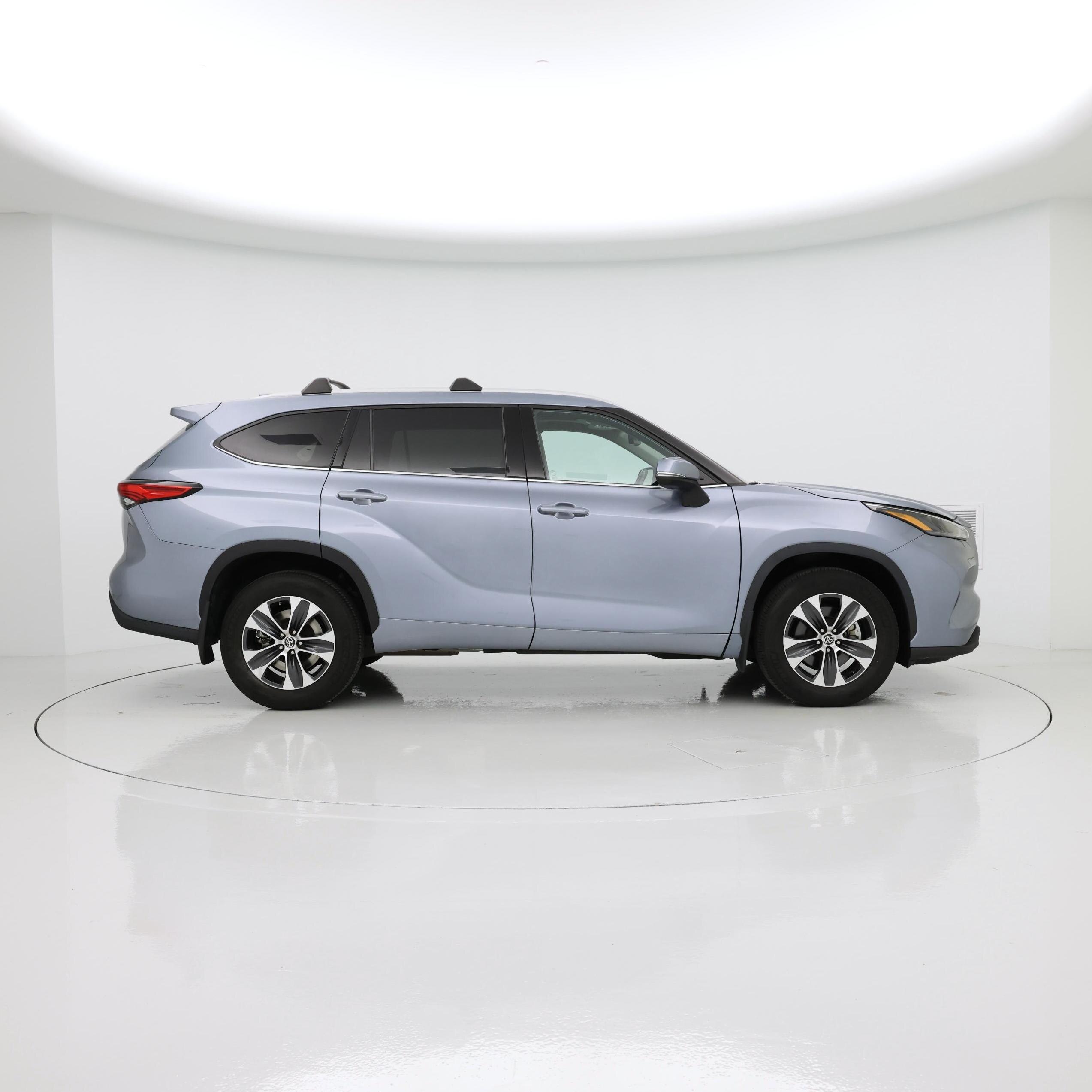 Thumbnail: 2022 Toyota Highlander - 7