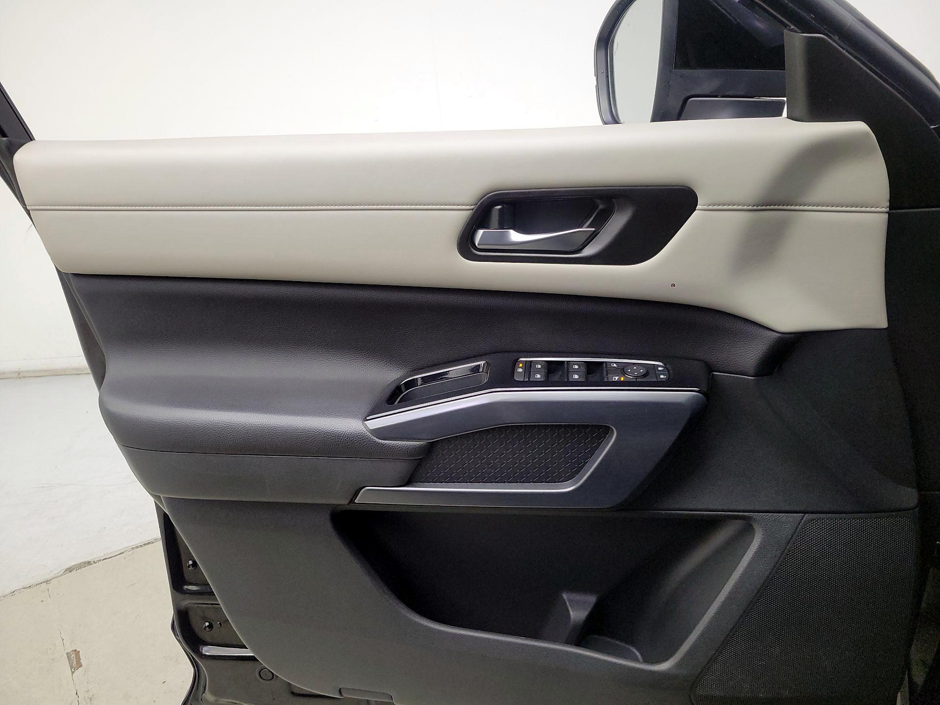 Thumbnail: 2023 Nissan Pathfinder - 12