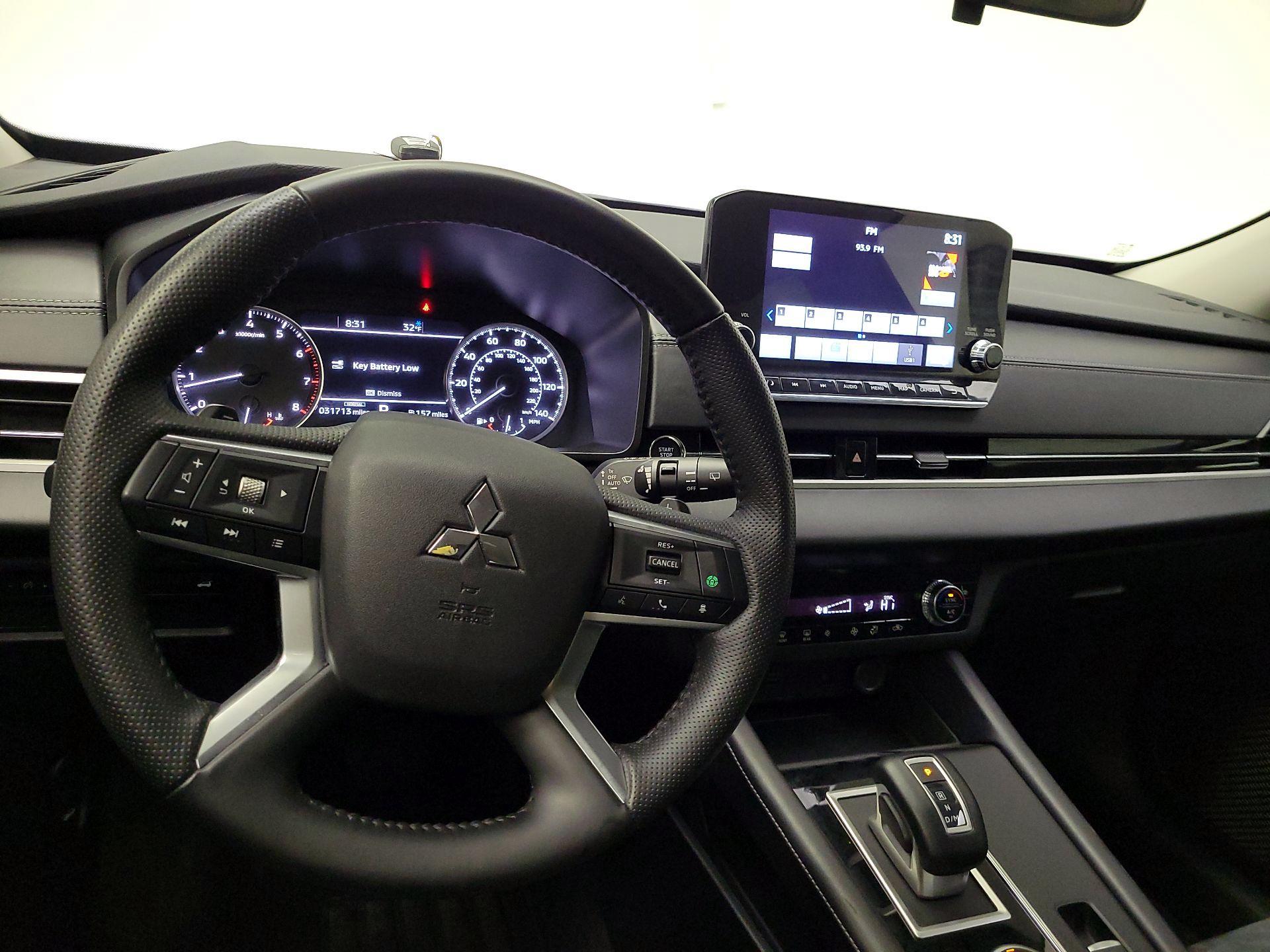 Thumbnail: 2024 Mitsubishi Outlander - 10