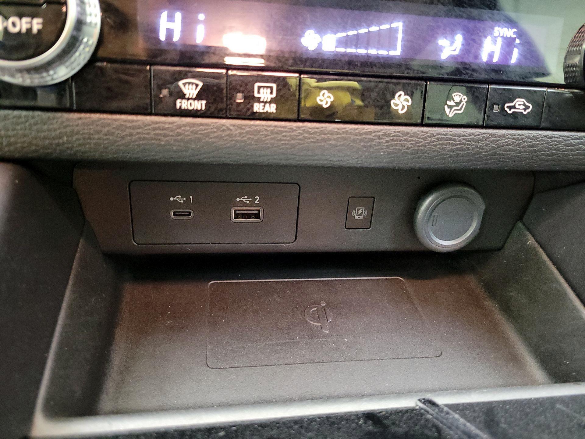 Thumbnail: 2024 Mitsubishi Outlander - 18